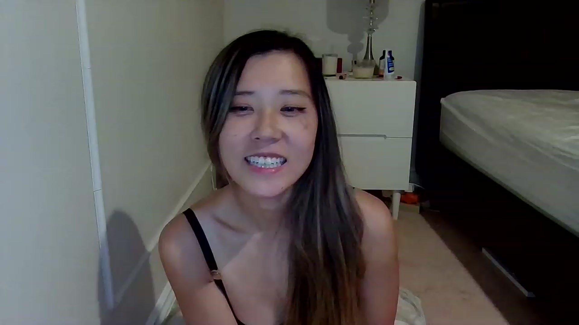 Gallery image thumbnail from Heliumlove's myfreecams stream on, 12/24/2022, 07:15 image 8 of 20