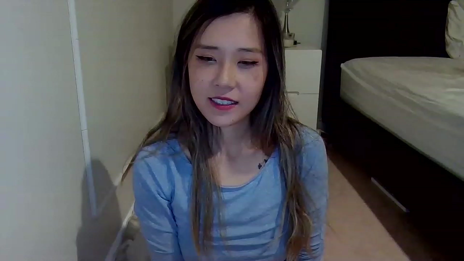 Gallery image thumbnail from Heliumlove's myfreecams stream on, 12/26/2022, 07:38 image 3 of 20