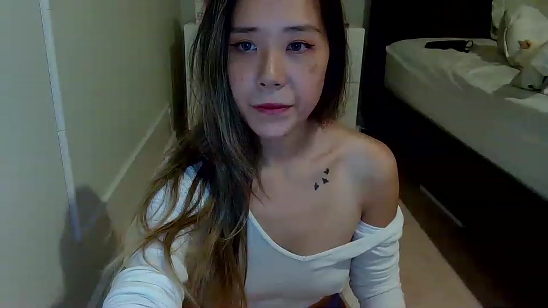 Gallery image thumbnail from Heliumlove's myfreecams stream on, 12/27/2022, 05:03 image 1 of 20