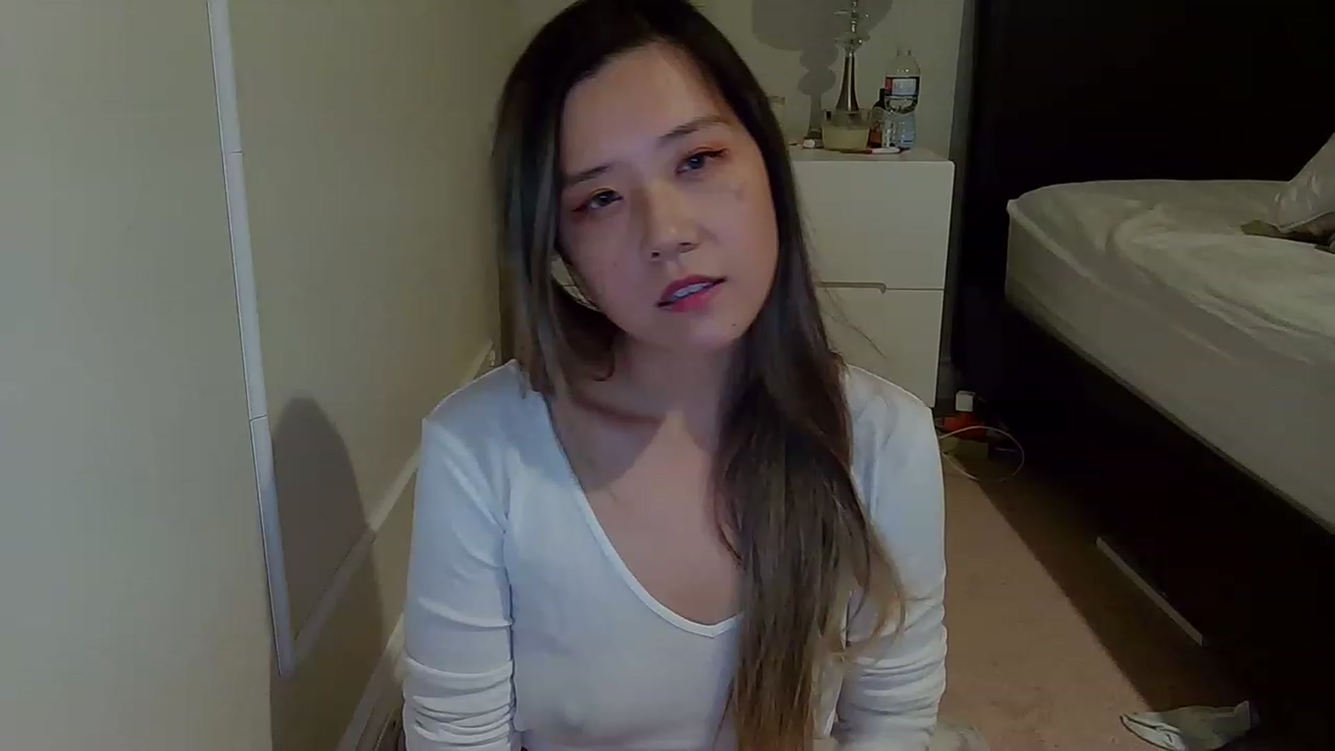 Gallery image thumbnail from Heliumlove's myfreecams stream on, 12/30/2022, 04:35 image 10 of 20