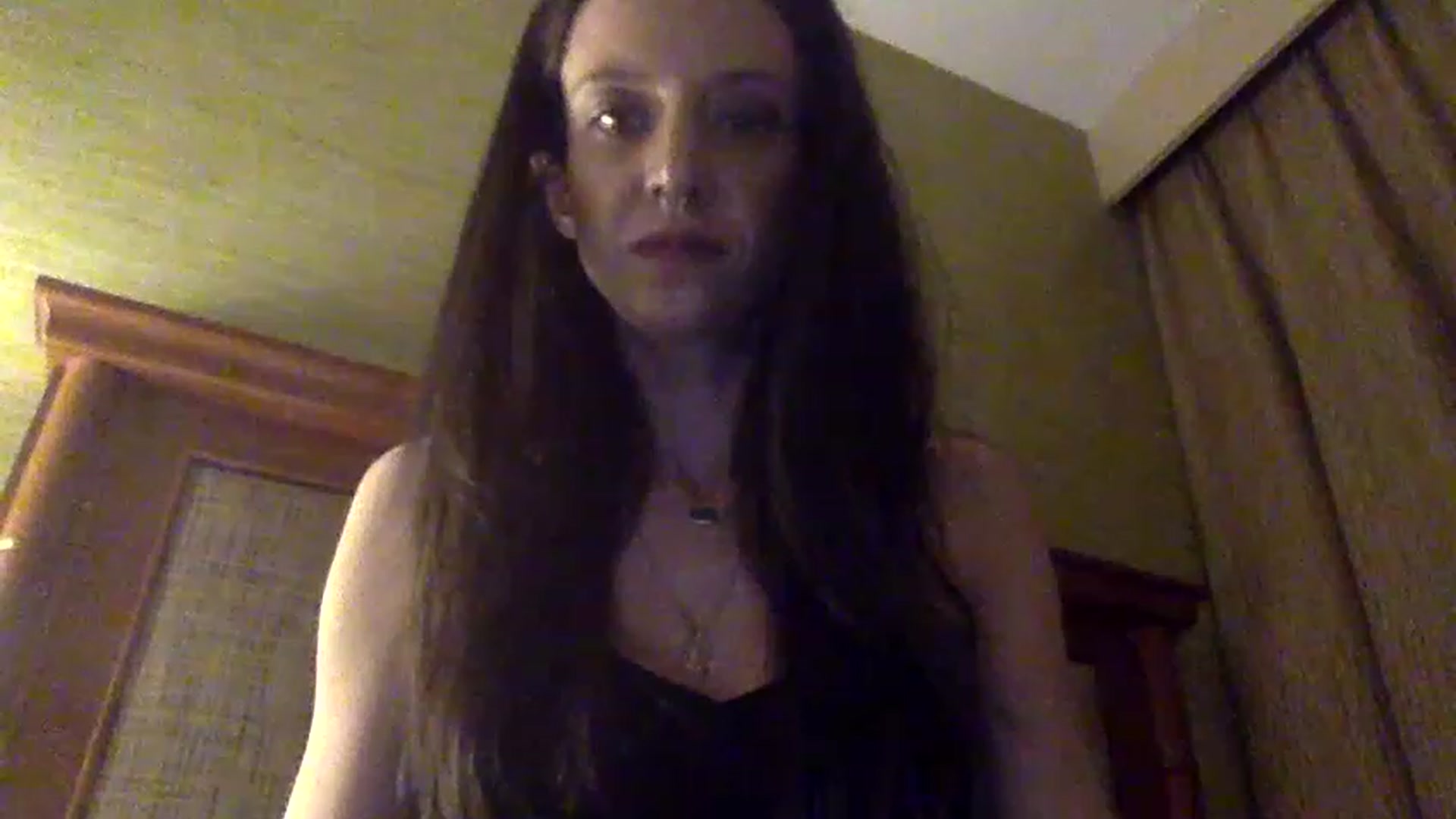 Gallery image thumbnail from HellKittie69's myfreecams stream on, 12/25/2022, 13:43 image 5 of 20