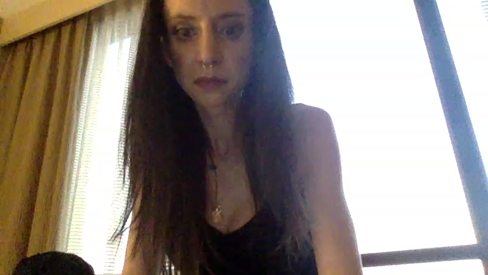 Gallery image thumbnail from HellKittie69's myfreecams stream on, 12/25/2022, 13:43 image 16 of 20