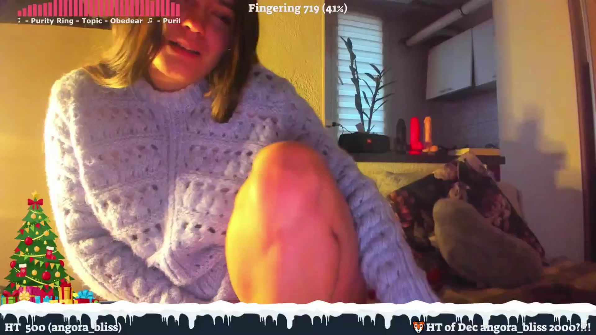 Gallery image thumbnail from Hell_Belle's myfreecams stream on, 12/10/2025, 13:58 image 14 of 20
