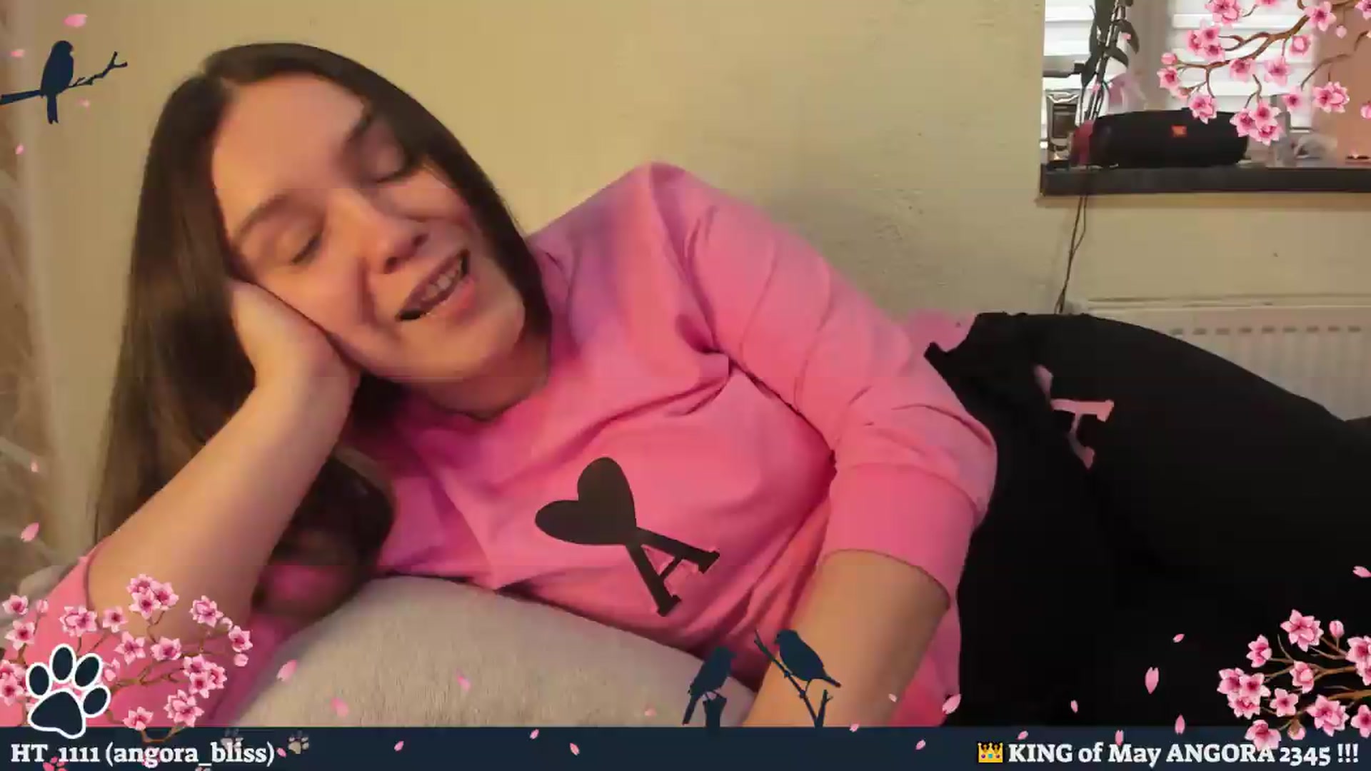 Gallery image thumbnail from Hell_Belle's myfreecams stream on, 05/11/2026, 17:06 image 2 of 20