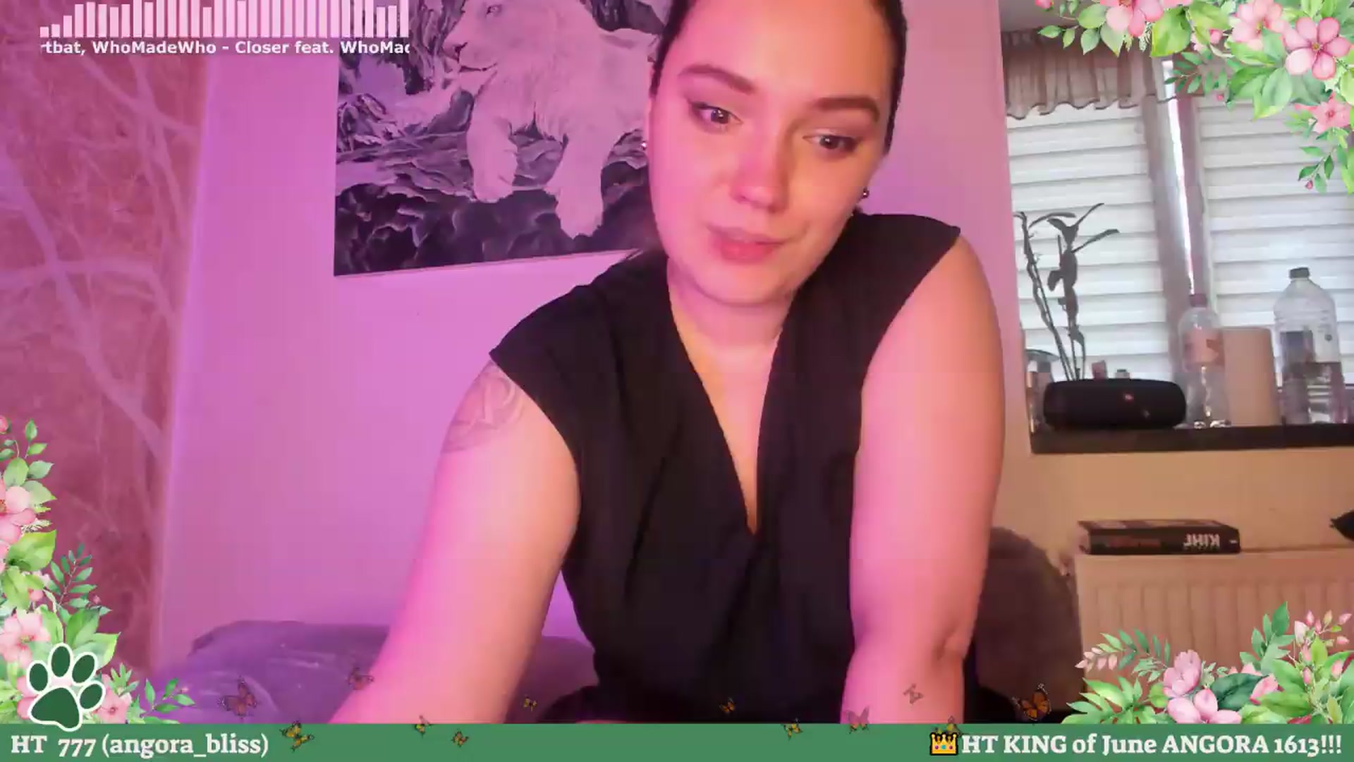 Gallery image thumbnail from Hell_Belle's myfreecams stream on, 06/04/2026, 18:28 image 1 of 20