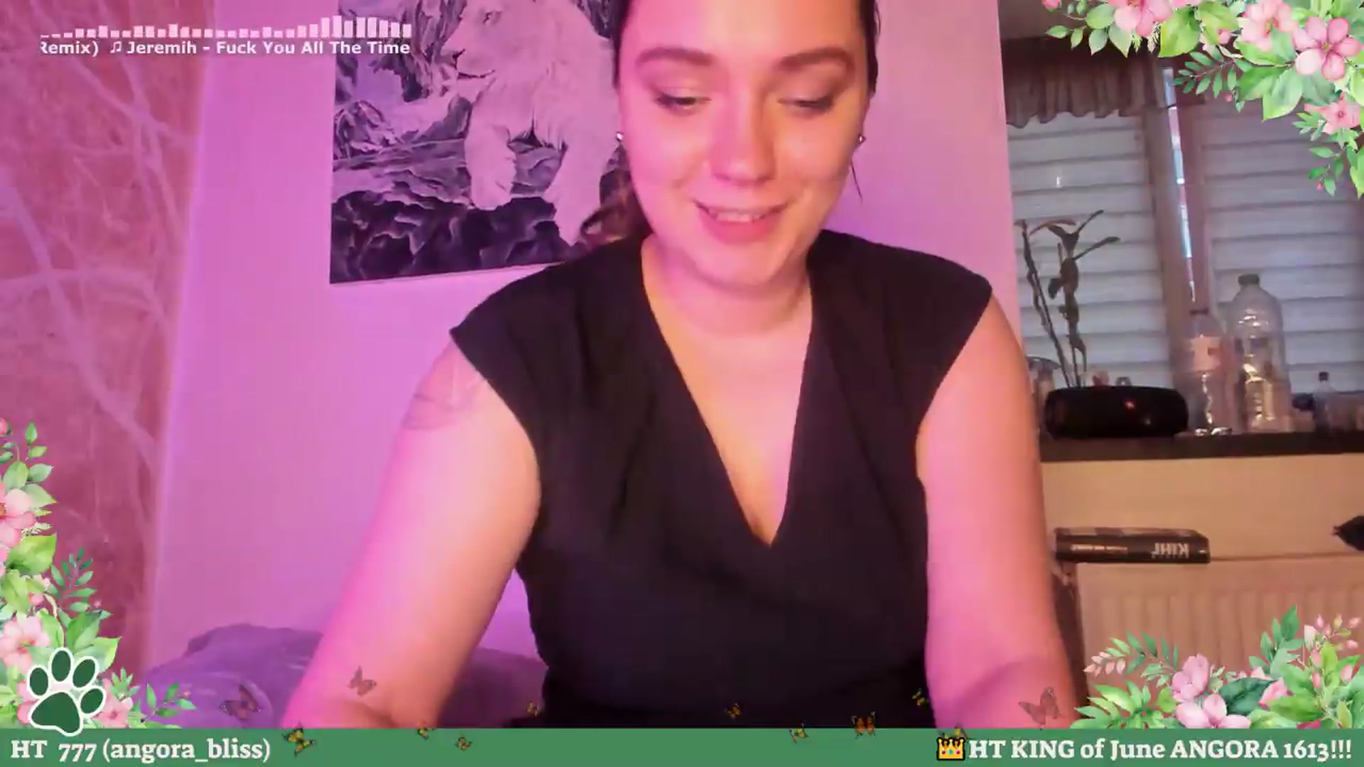 Gallery image thumbnail from Hell_Belle's myfreecams stream on, 06/04/2026, 18:28 image 16 of 20