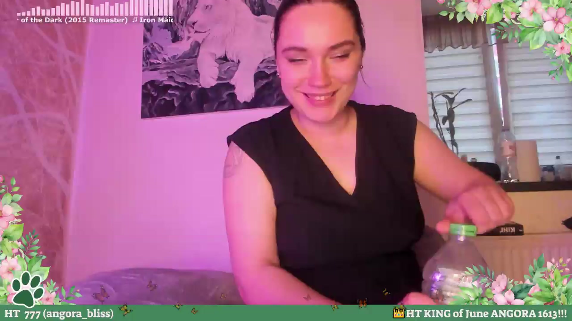 Gallery image thumbnail from Hell_Belle's myfreecams stream on, 06/04/2026, 18:28 image 8 of 20