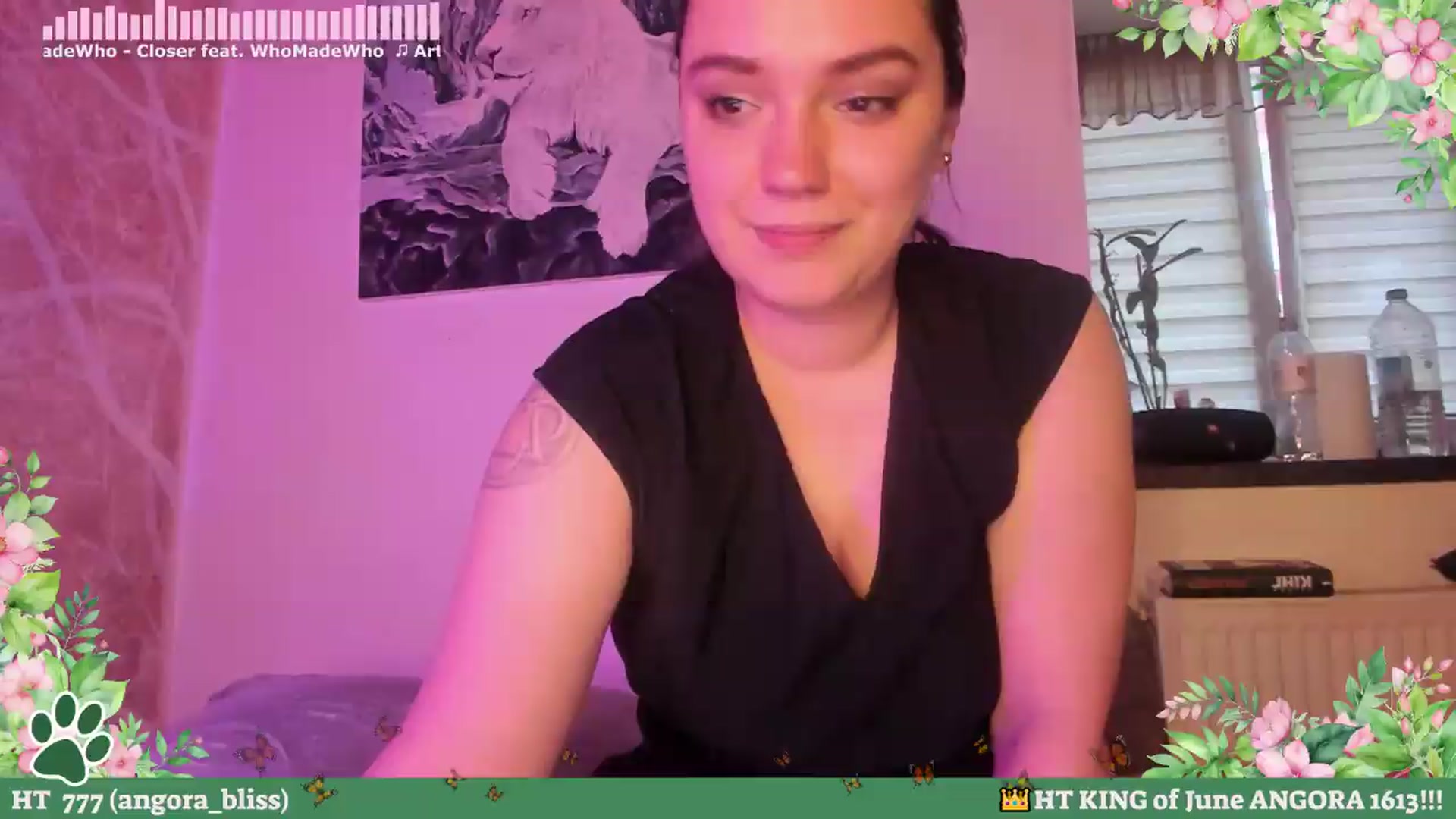 Gallery image thumbnail from Hell_Belle's myfreecams stream on, 06/04/2026, 18:28 image 3 of 20