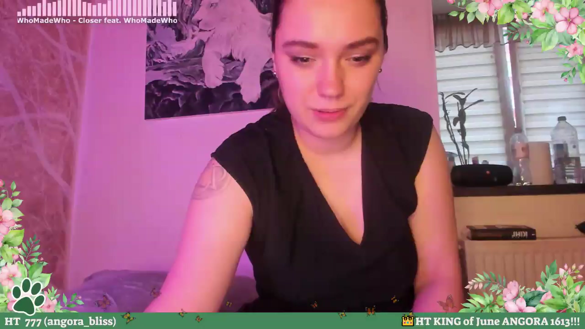 Gallery image thumbnail from Hell_Belle's myfreecams stream on, 06/04/2026, 18:28 image 2 of 20