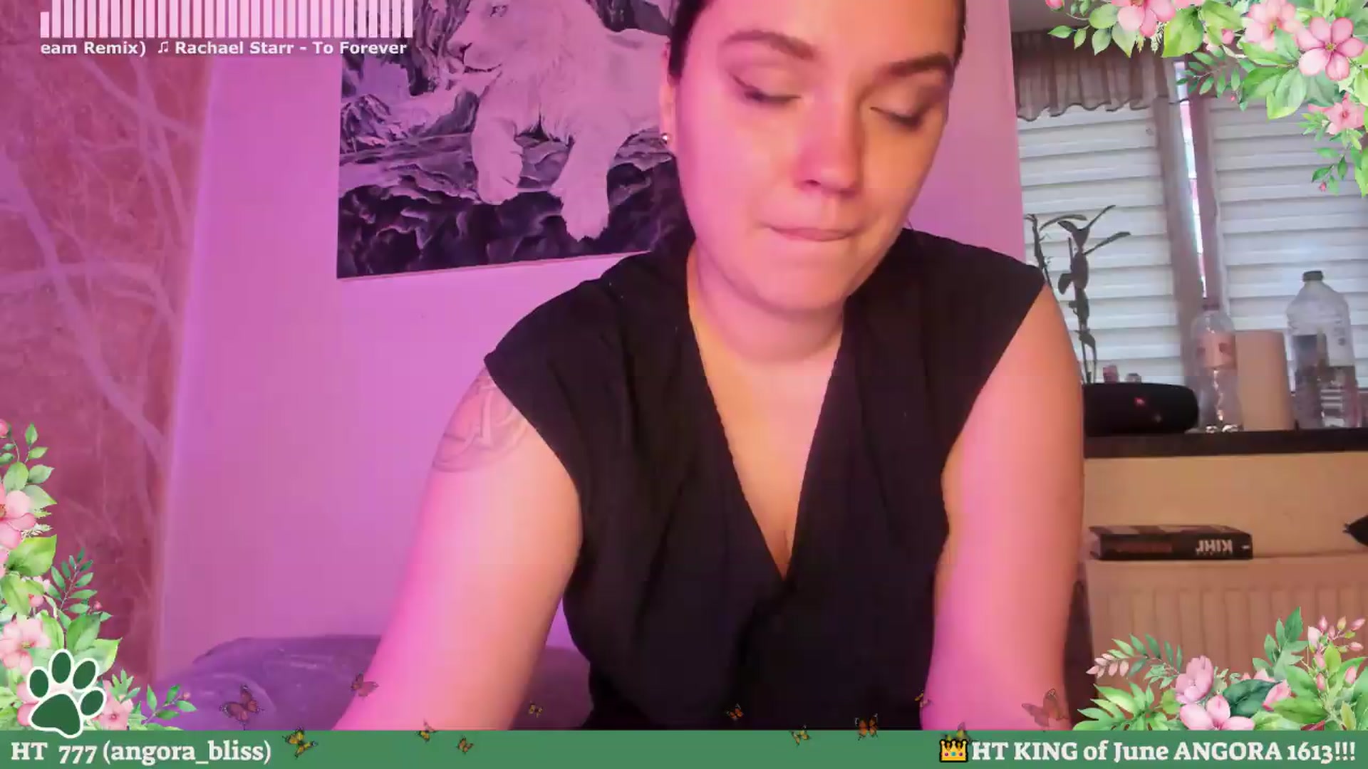 Gallery image thumbnail from Hell_Belle's myfreecams stream on, 06/04/2026, 18:28 image 6 of 20