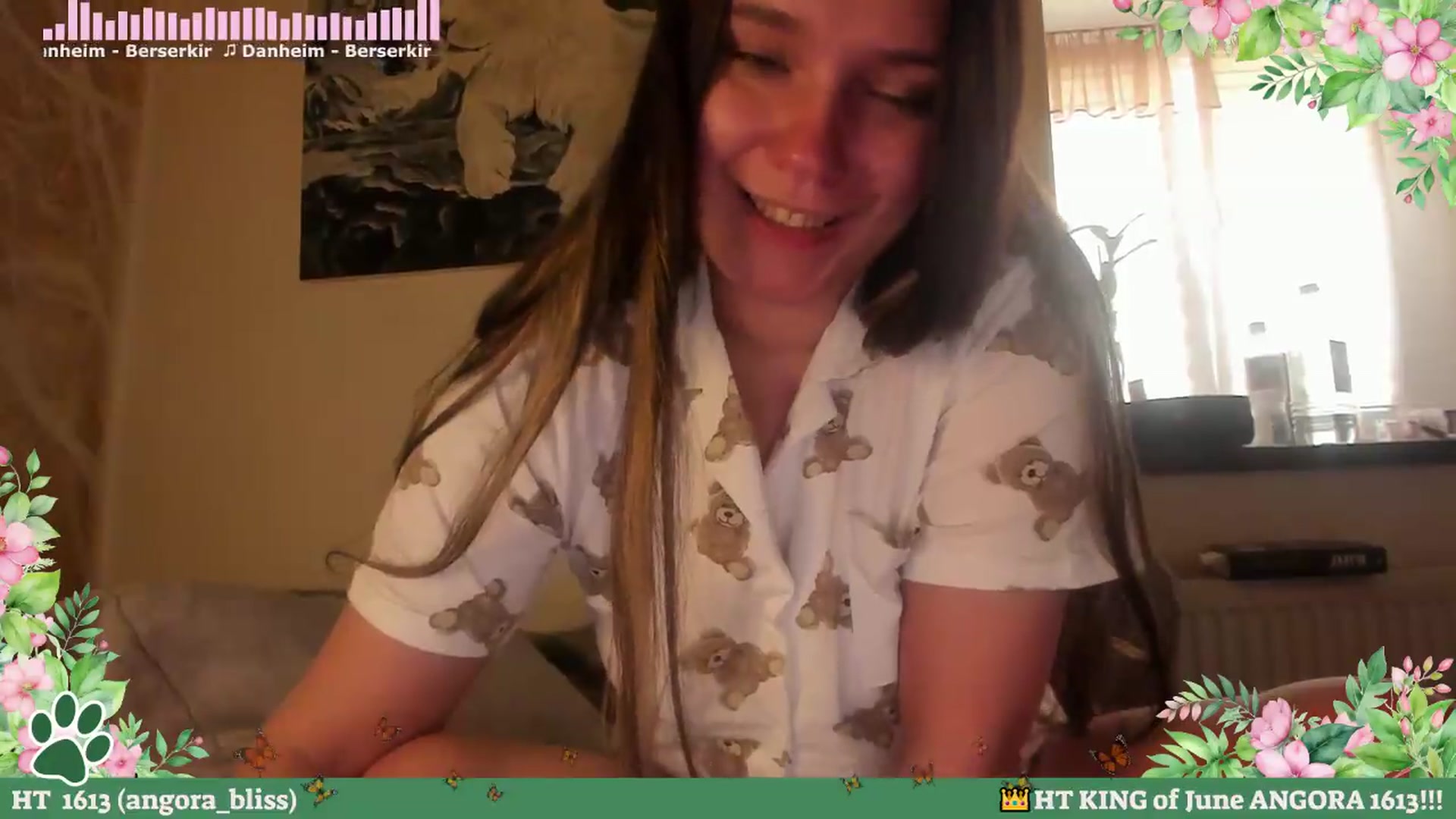 Gallery image thumbnail from Hell_Belle's myfreecams stream on, 06/06/2026, 13:04 image 19 of 20