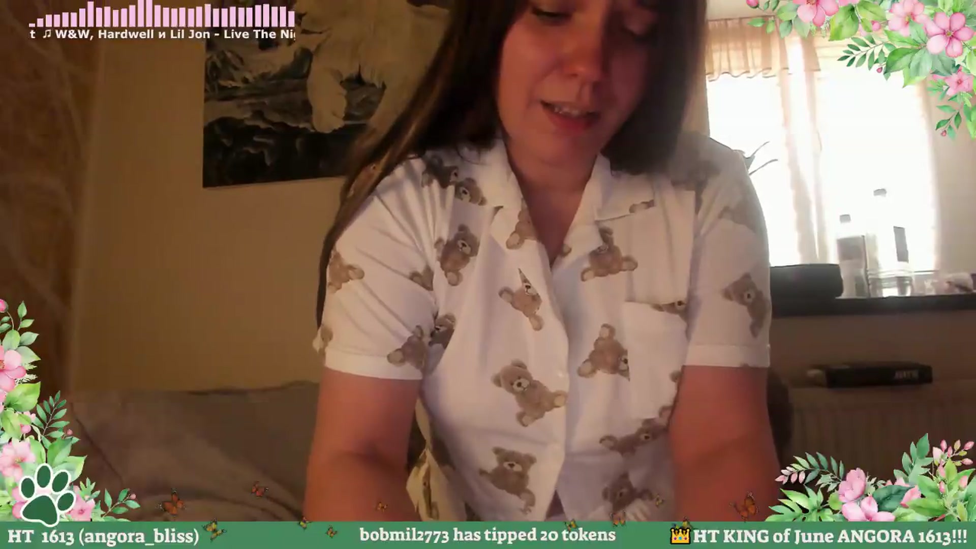 Gallery image thumbnail from Hell_Belle's myfreecams stream on, 06/06/2026, 13:04 image 18 of 20