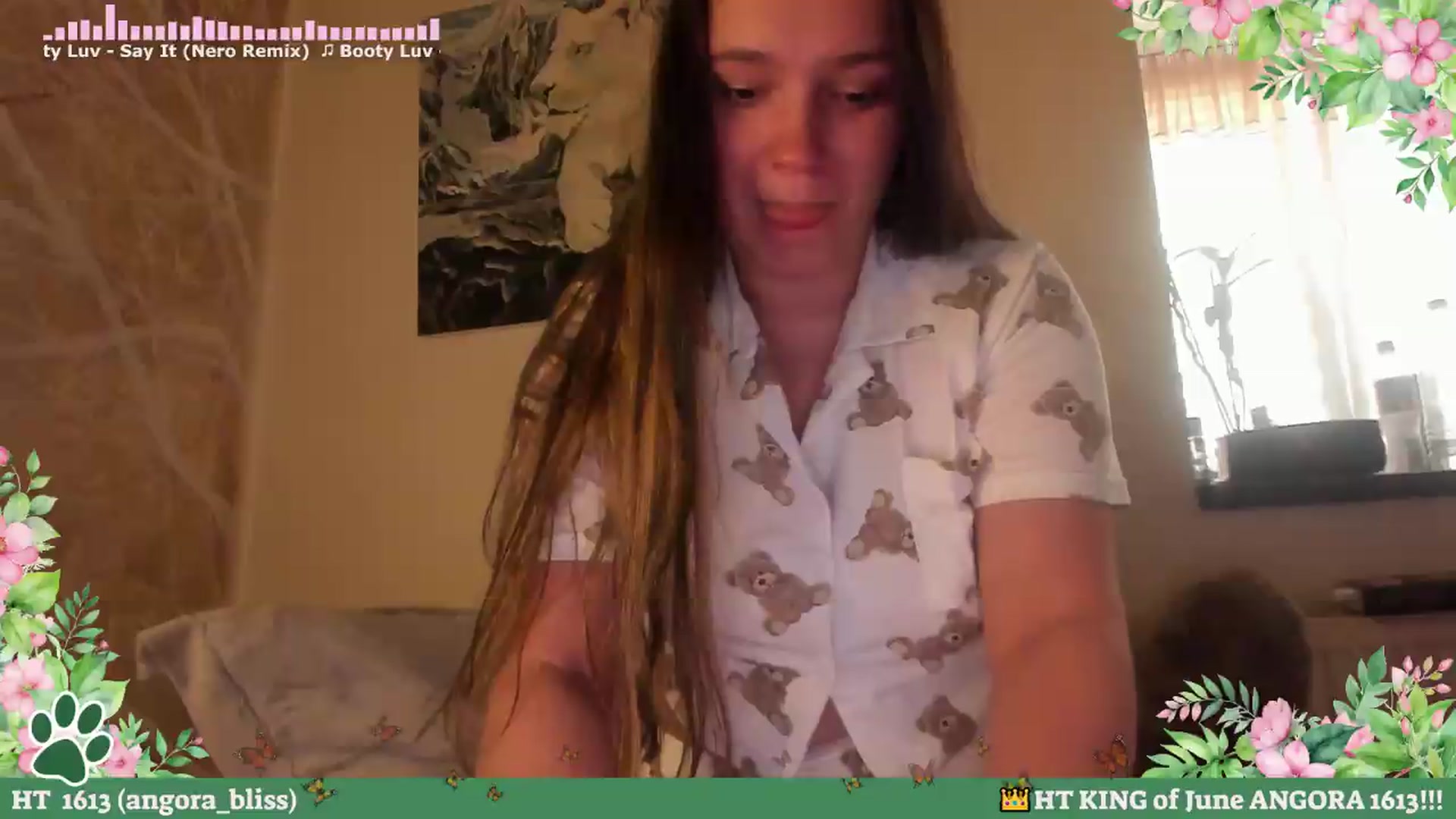 Gallery image thumbnail from Hell_Belle's myfreecams stream on, 06/06/2026, 13:04 image 10 of 20