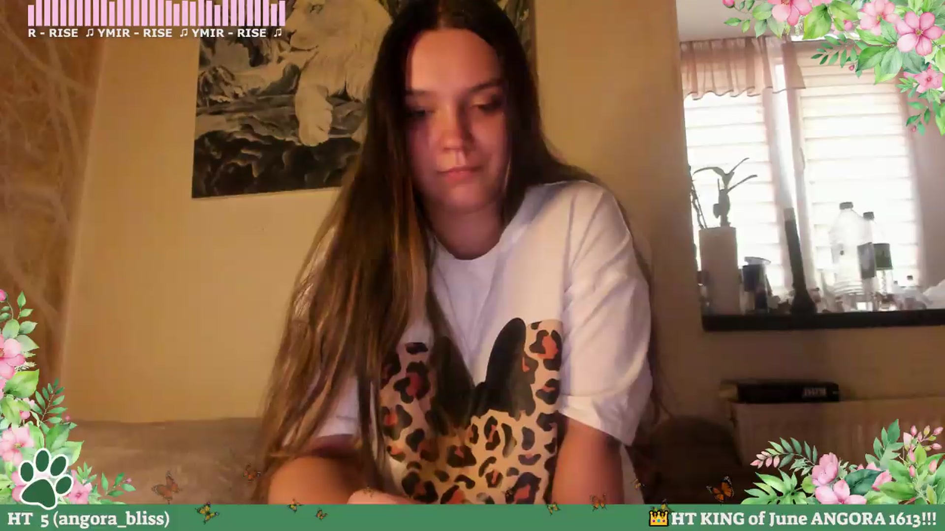 Gallery image thumbnail from Hell_Belle's myfreecams stream on, 06/10/2026, 18:11 image 9 of 20