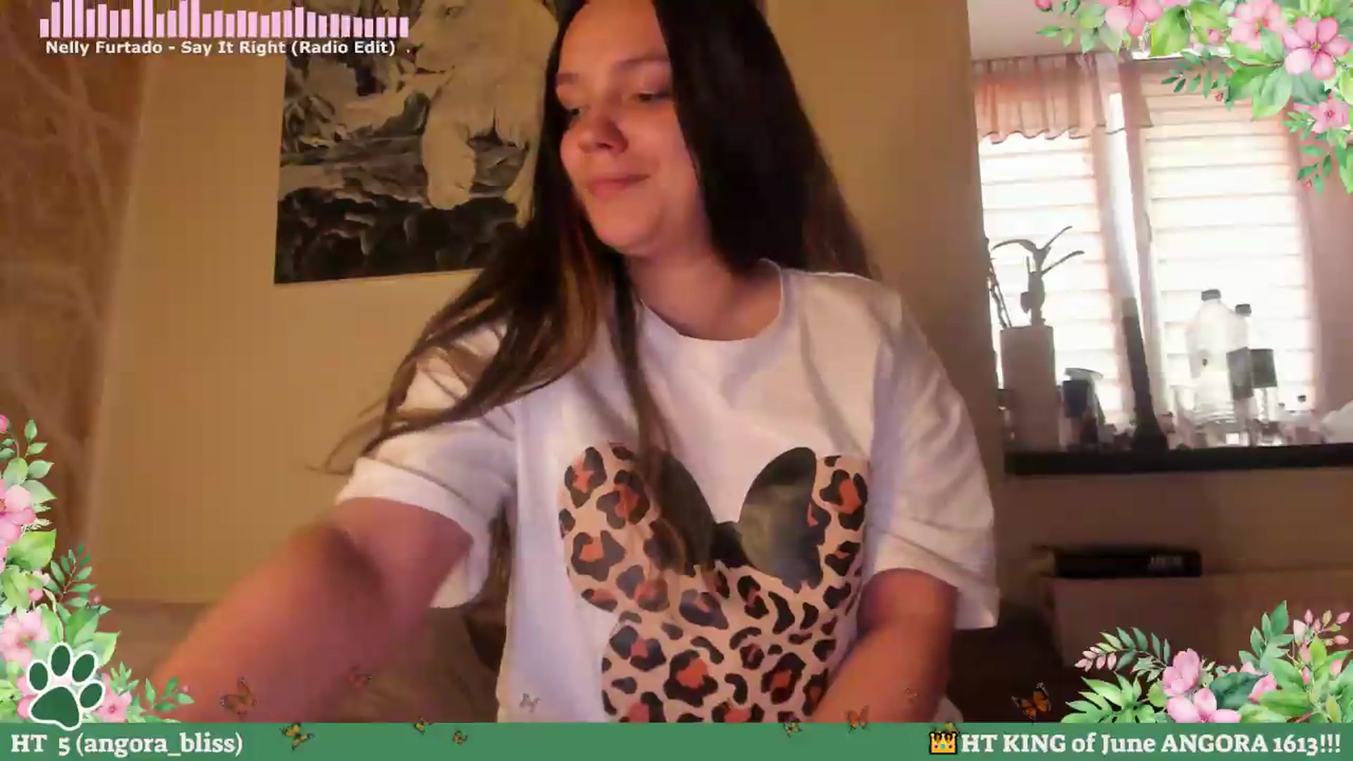 Gallery image thumbnail from Hell_Belle's myfreecams stream on, 06/10/2026, 18:11 image 7 of 20