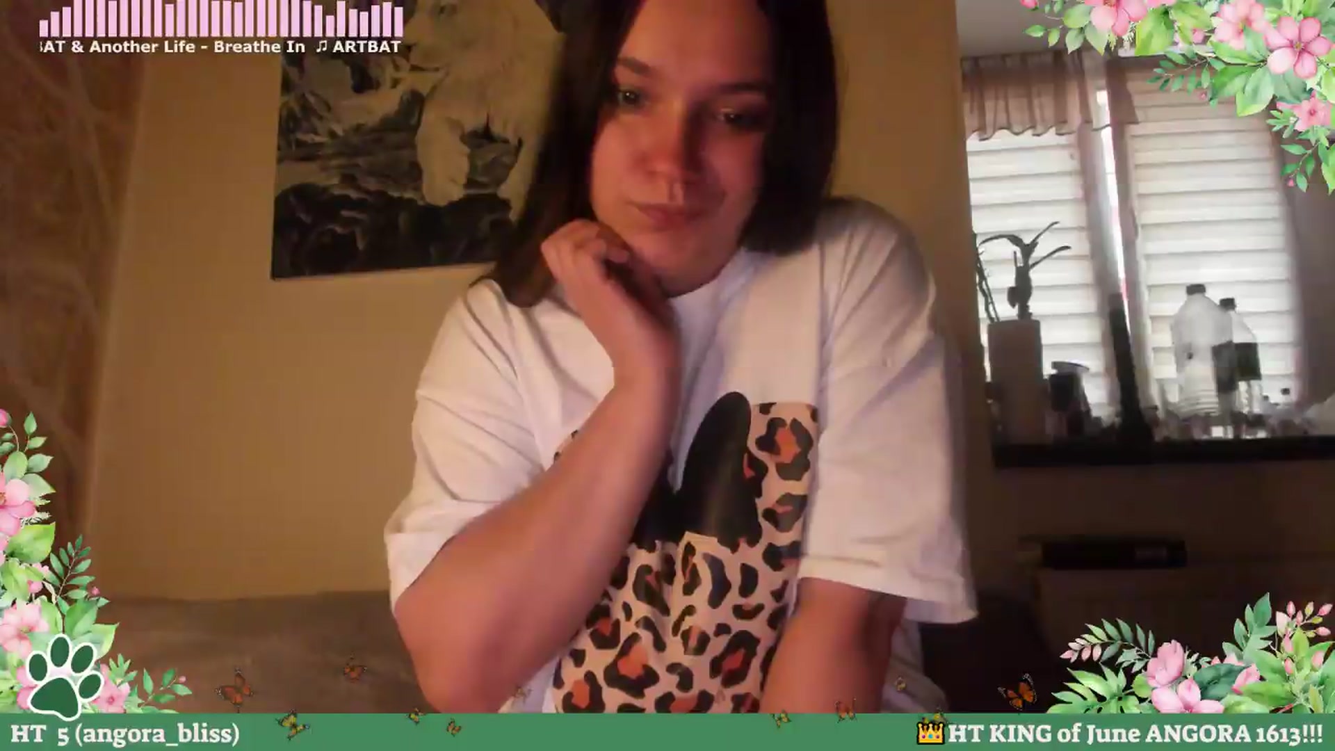 Gallery image thumbnail from Hell_Belle's myfreecams stream on, 06/10/2026, 18:11 image 13 of 20