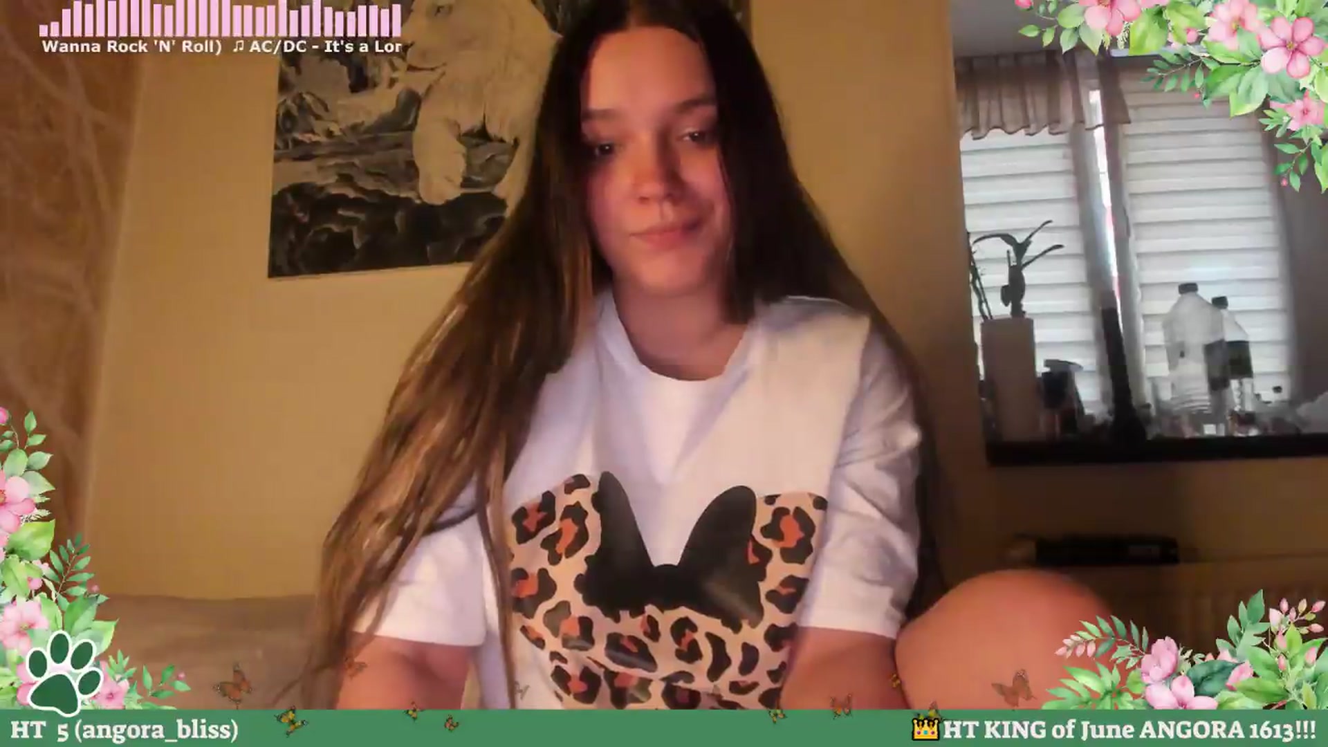 Gallery image thumbnail from Hell_Belle's myfreecams stream on, 06/10/2026, 18:11 image 17 of 20