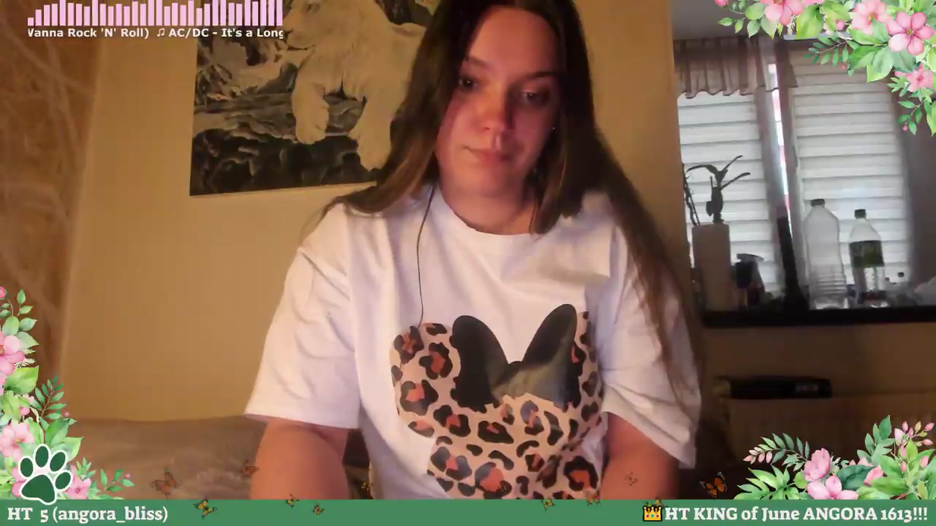 Gallery image thumbnail from Hell_Belle's myfreecams stream on, 06/10/2026, 18:11 image 18 of 20
