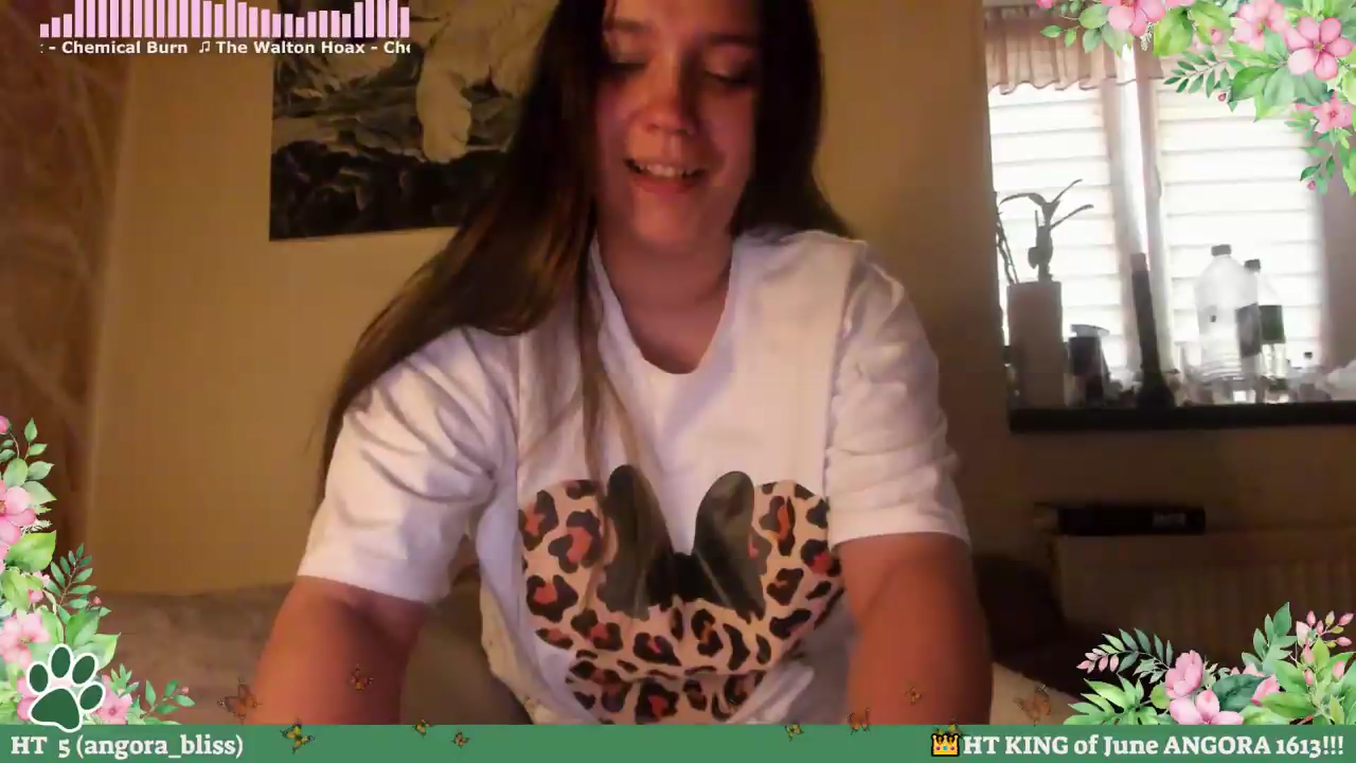 Gallery image thumbnail from Hell_Belle's myfreecams stream on, 06/10/2026, 18:11 image 6 of 20