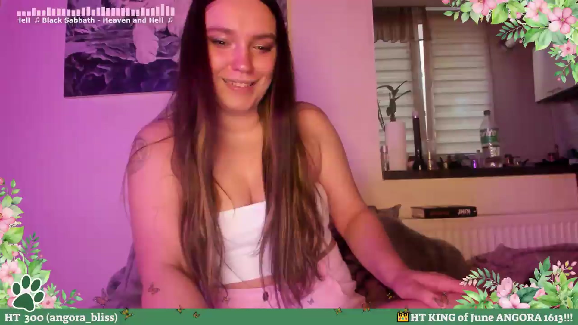 Gallery image thumbnail from Hell_Belle's myfreecams stream on, 06/11/2026, 18:06 image 12 of 20