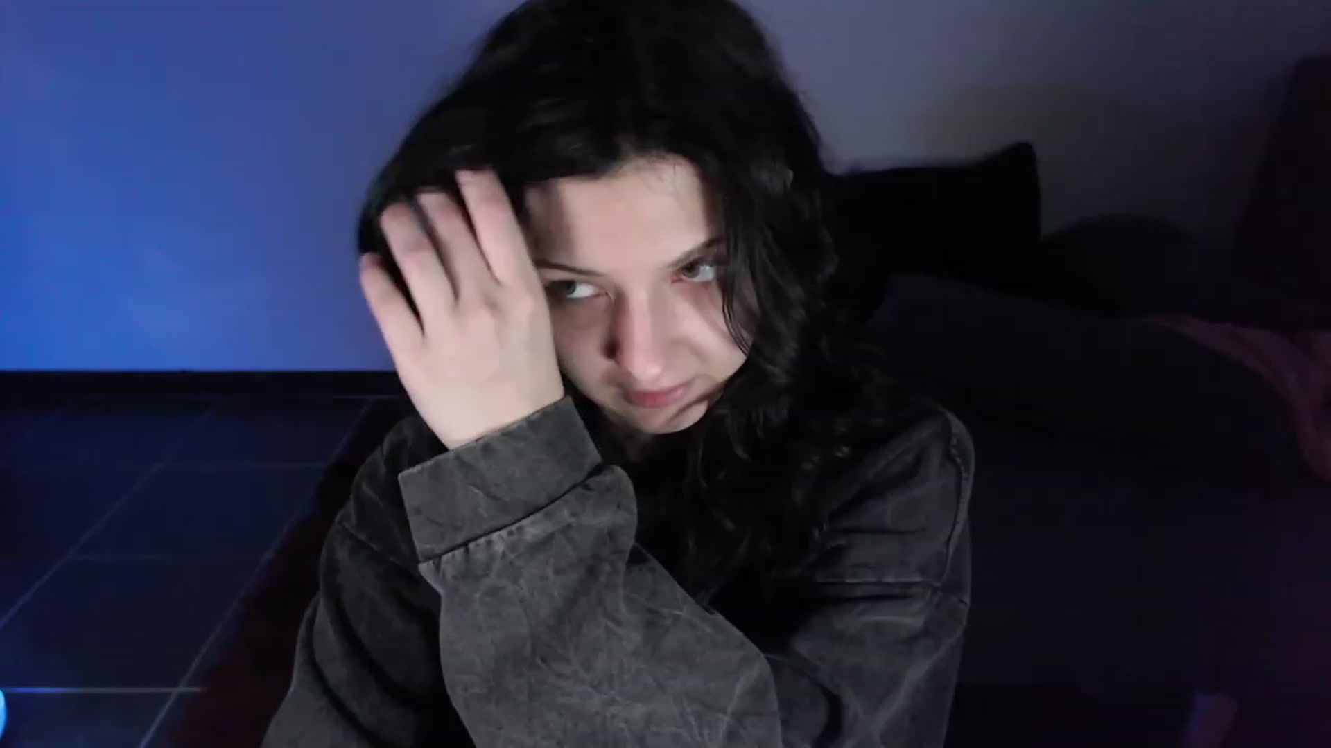 Gallery image thumbnail from HellaNariman's myfreecams stream on, 01/08/2024, 02:17 image 12 of 20