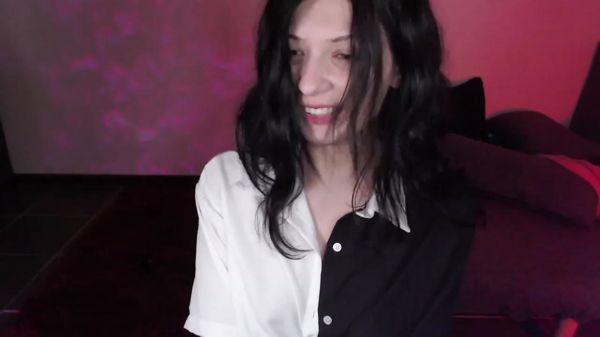 Gallery image thumbnail from HellaNariman's myfreecams stream on, 01/09/2024, 24:08 image 15 of 20