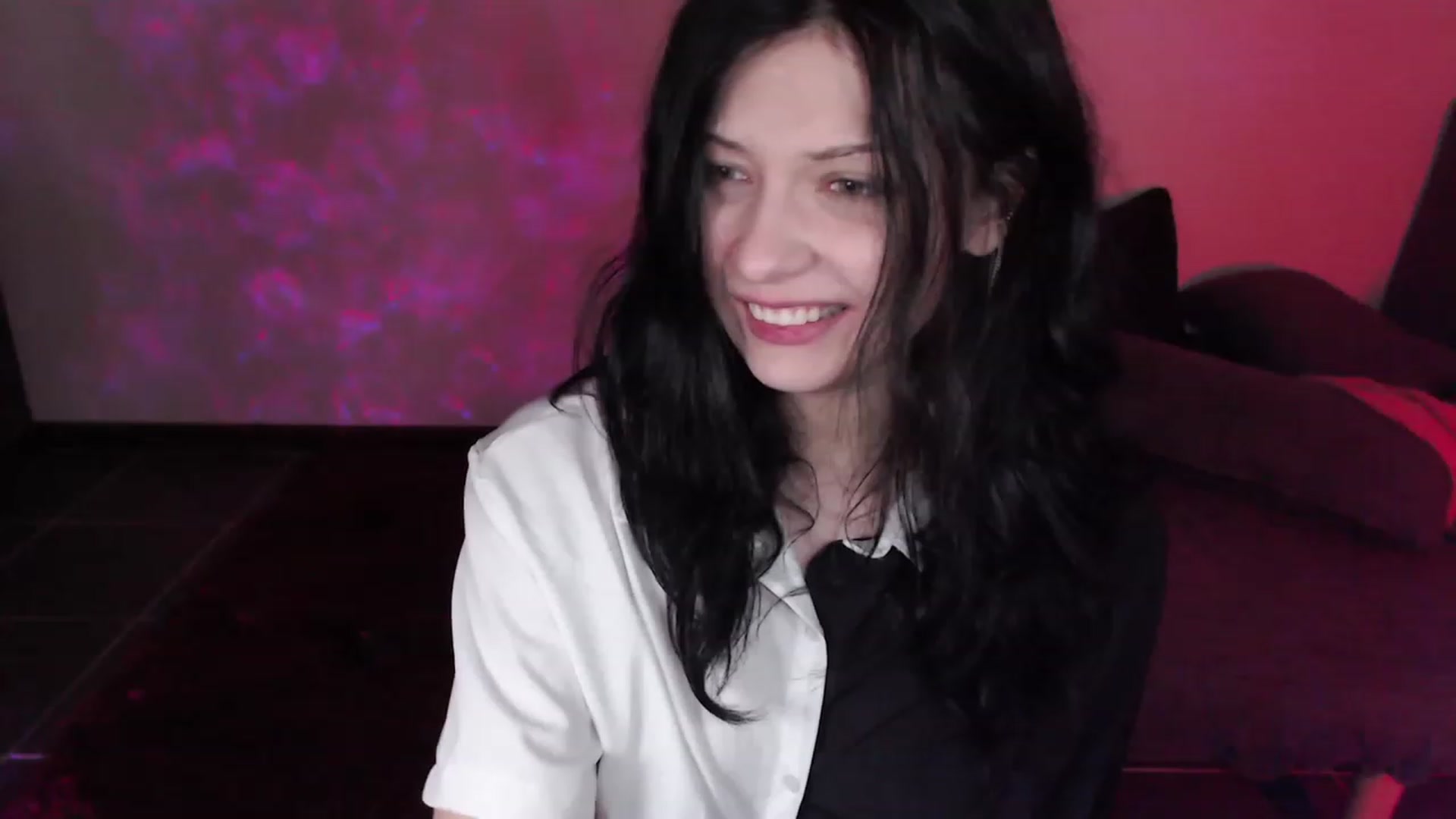 Gallery image thumbnail from HellaNariman's myfreecams stream on, 01/09/2024, 24:08 image 14 of 20