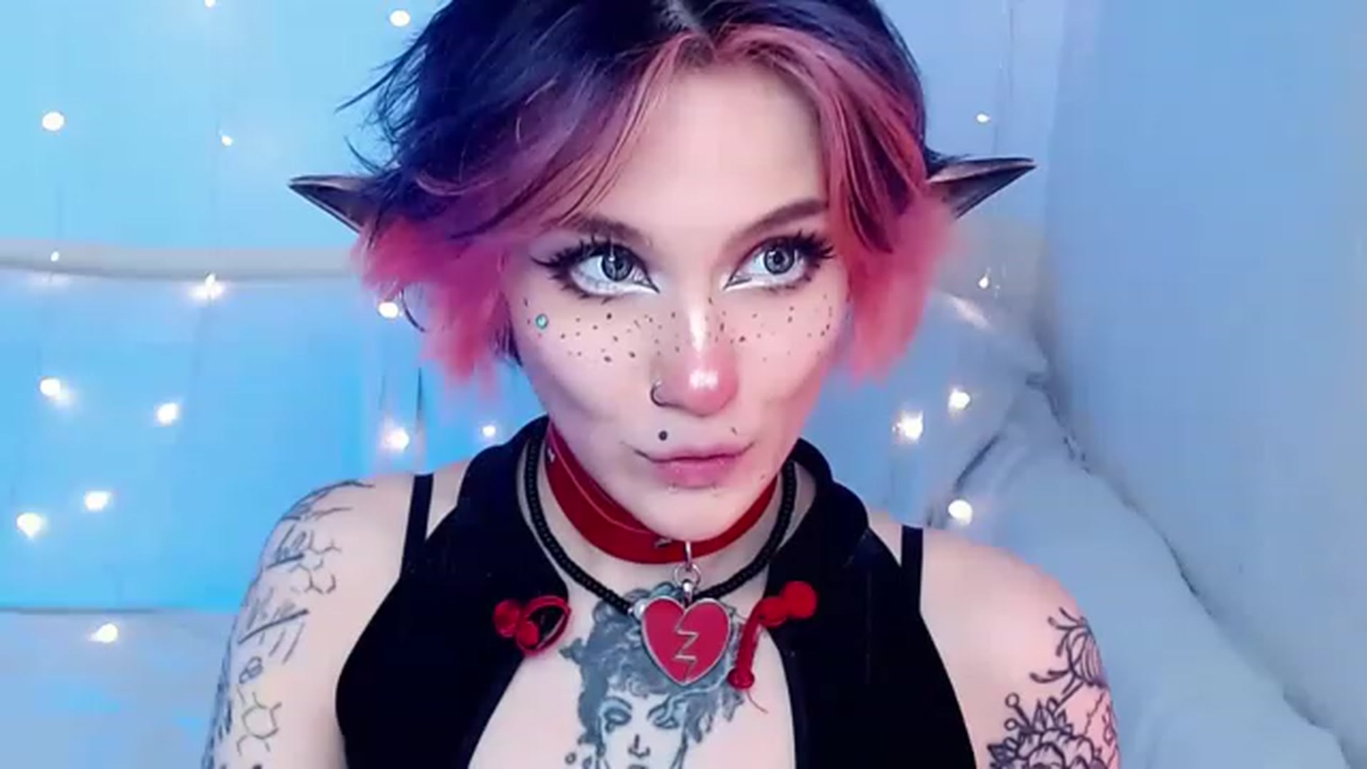 Gallery image thumbnail from Hella_Hell's myfreecams stream on, 04/16/2023, 11:04 image 5 of 20