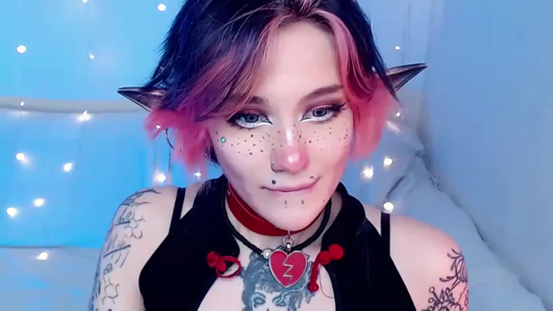 Gallery image thumbnail from Hella_Hell's myfreecams stream on, 04/16/2023, 11:04 image 7 of 20