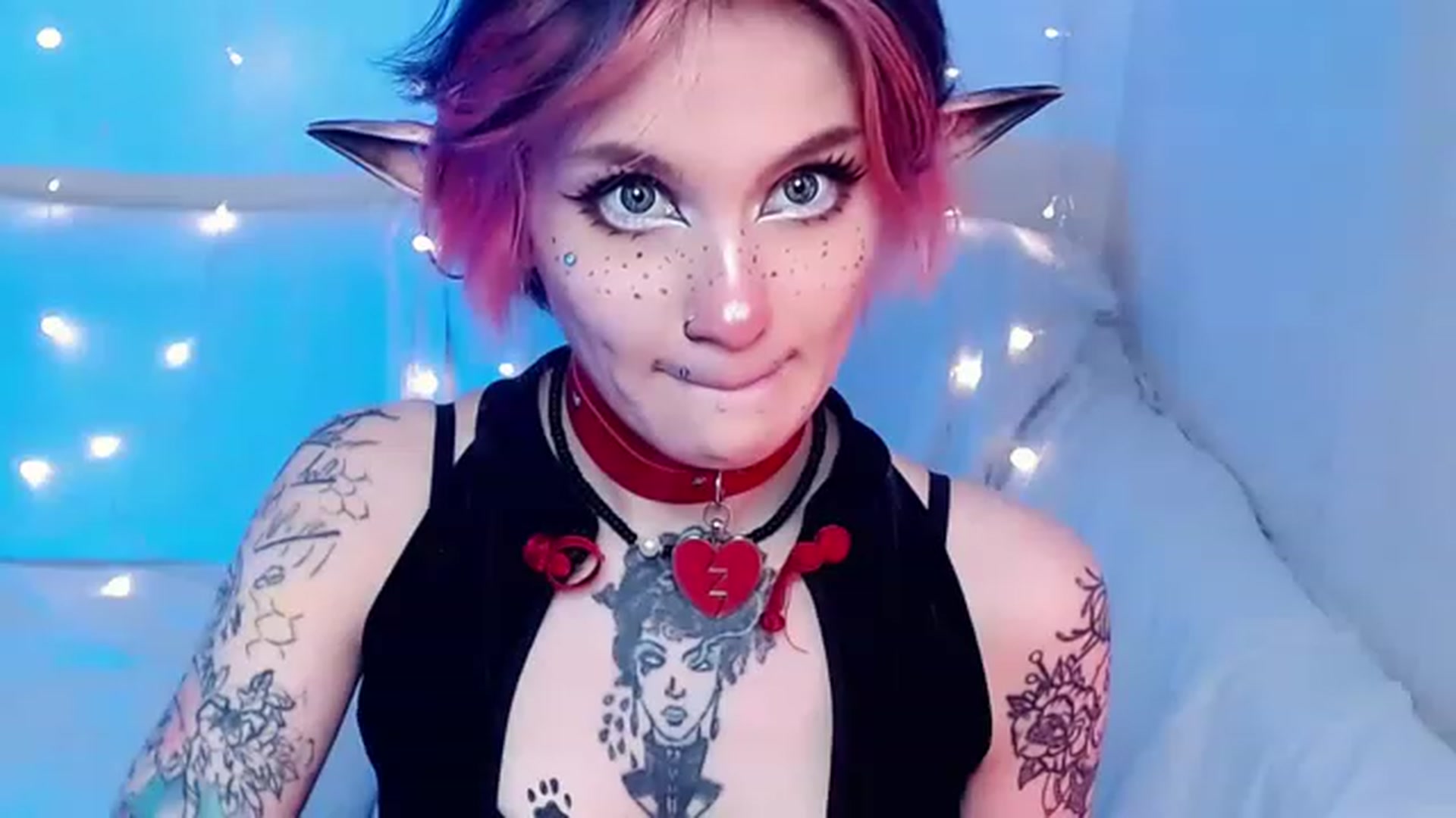 Gallery image thumbnail from Hella_Hell's myfreecams stream on, 04/16/2023, 11:04 image 13 of 20