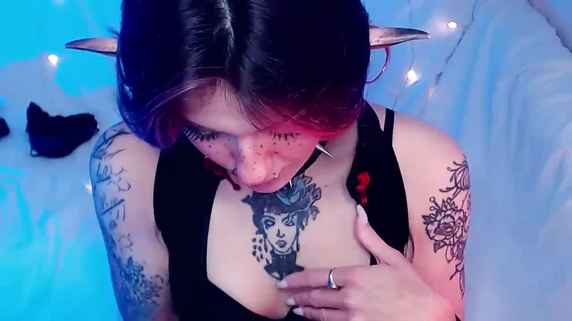 Gallery image thumbnail from Hella_Hell's myfreecams stream on, 08/13/2023, 10:36 image 11 of 20