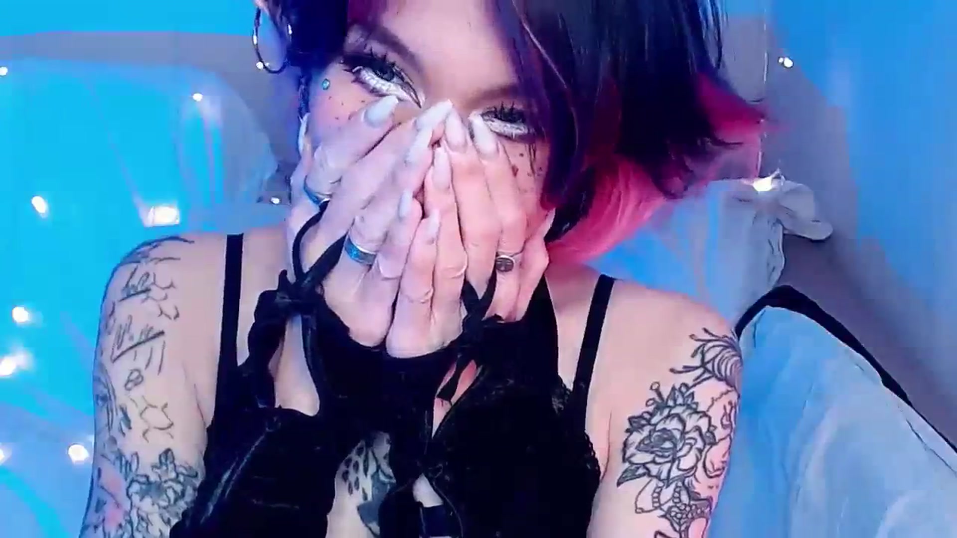 Gallery image thumbnail from Hella_Hell's myfreecams stream on, 08/14/2023, 13:22 image 16 of 20