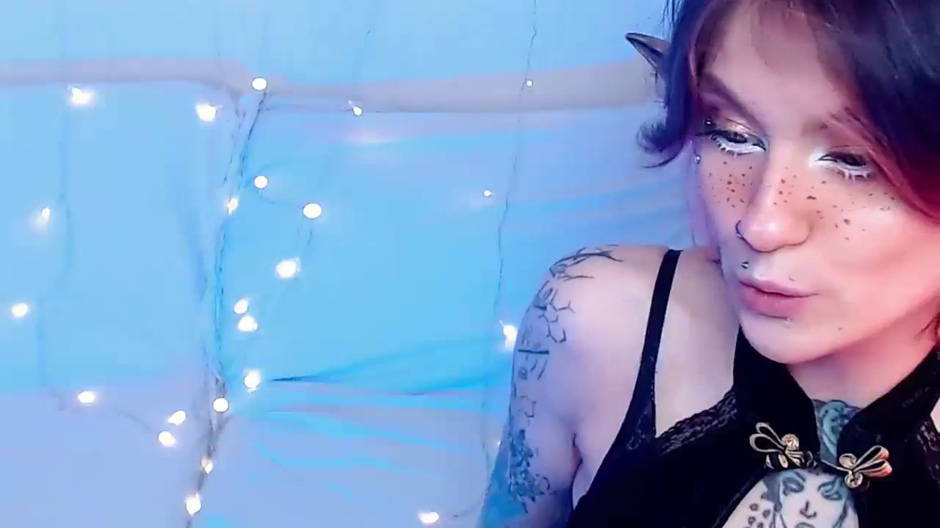 Gallery image thumbnail from Hella_Hell's myfreecams stream on, 08/19/2023, 11:59 image 6 of 20