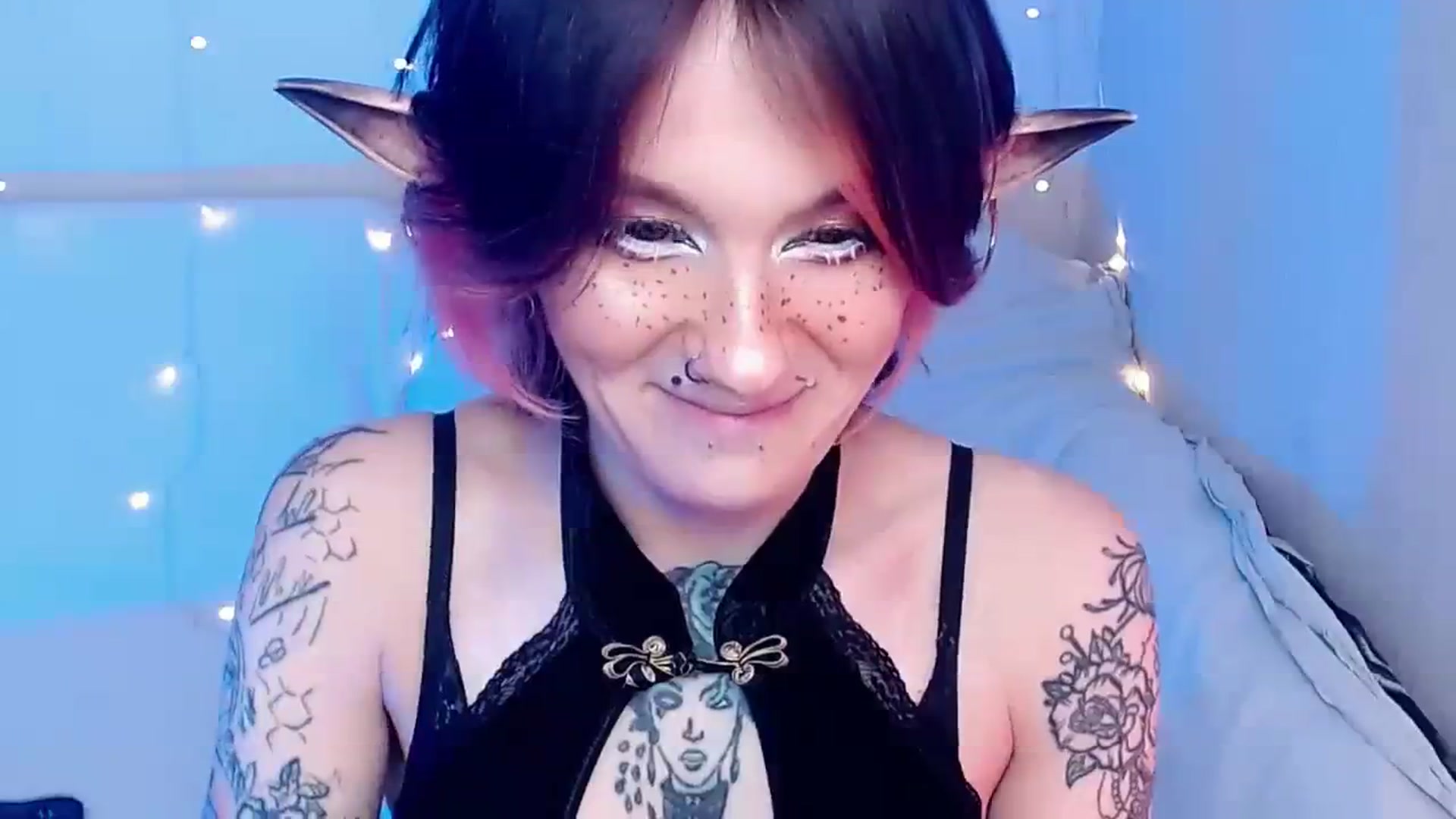 Gallery image thumbnail from Hella_Hell's myfreecams stream on, 08/19/2023, 11:59 image 11 of 20