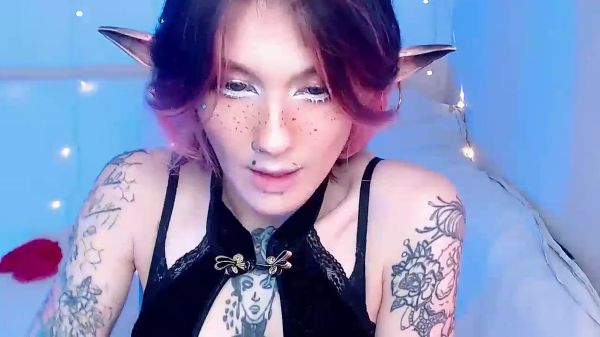 Gallery image thumbnail from Hella_Hell's myfreecams stream on, 08/19/2023, 11:59 image 14 of 20