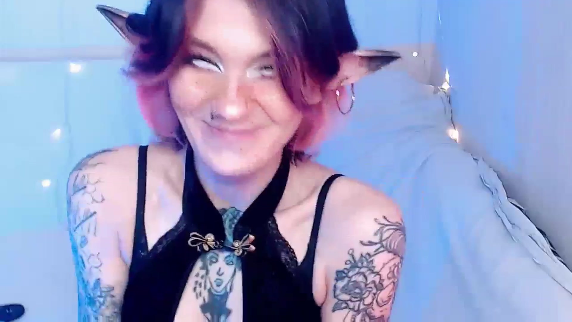 Gallery image thumbnail from Hella_Hell's myfreecams stream on, 08/19/2023, 11:59 image 8 of 20