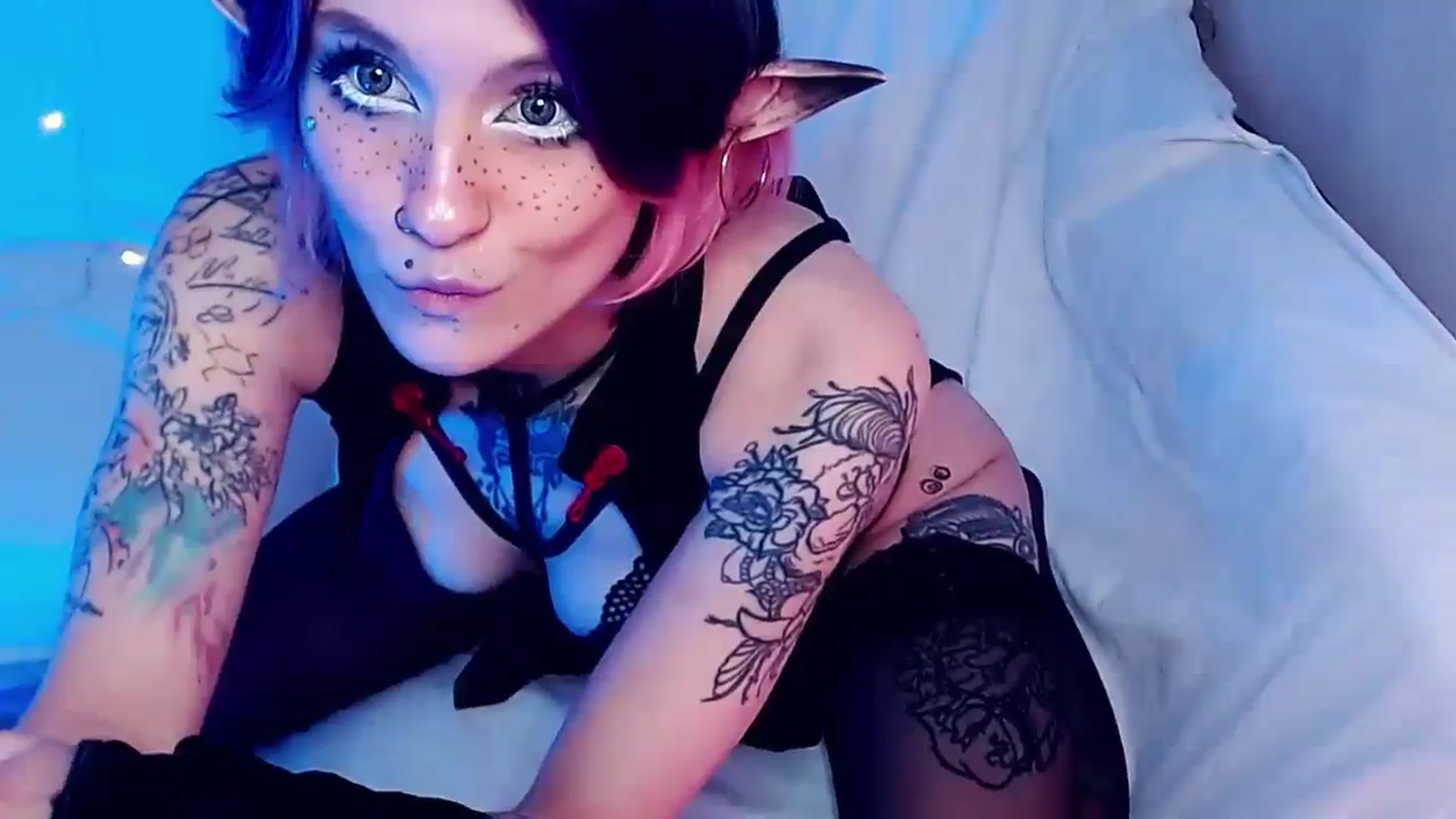 Gallery image thumbnail from Hella_Hell's myfreecams stream on, 08/20/2023, 12:35 image 19 of 20