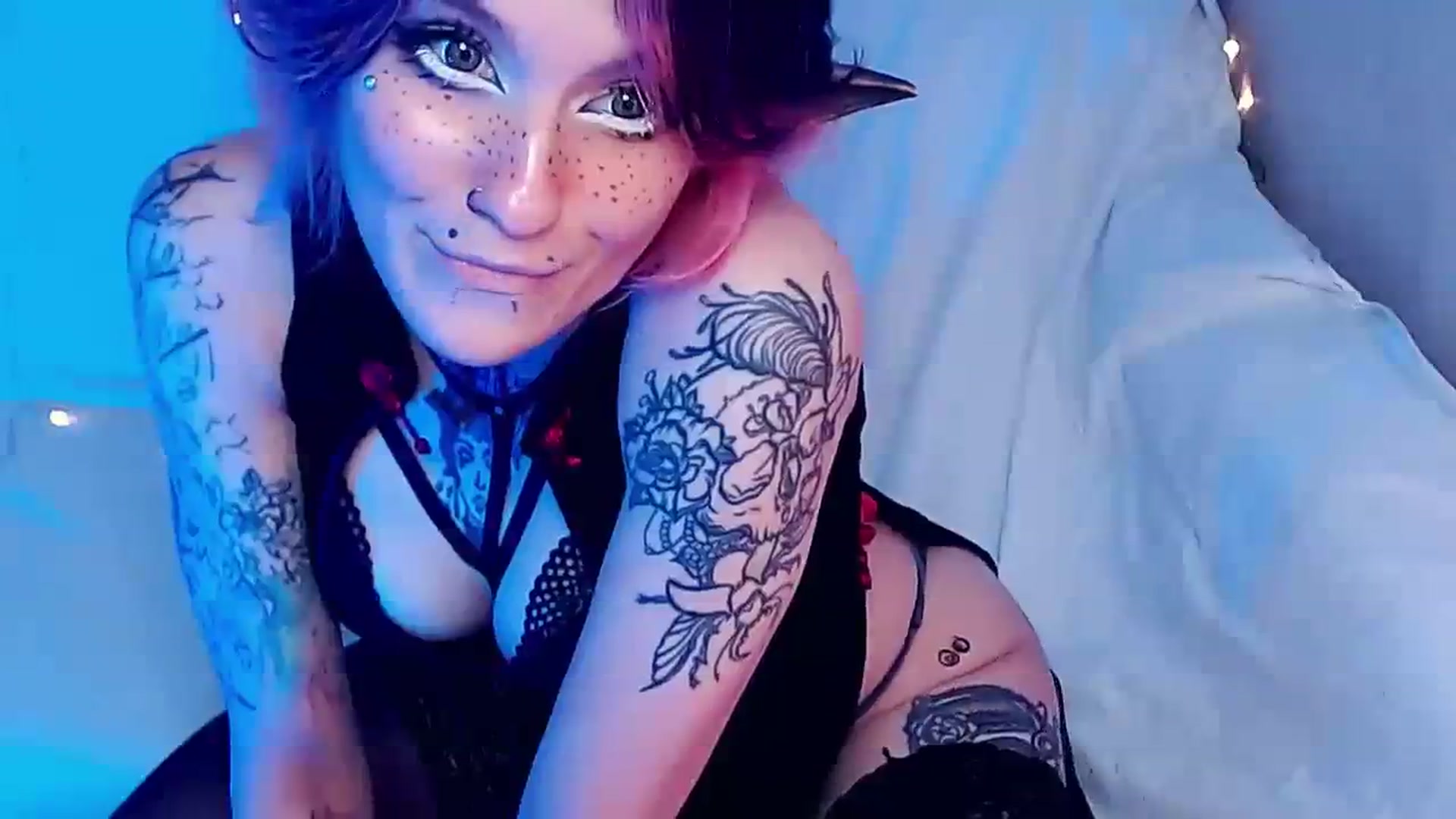 Gallery image thumbnail from Hella_Hell's myfreecams stream on, 08/20/2023, 12:35 image 17 of 20