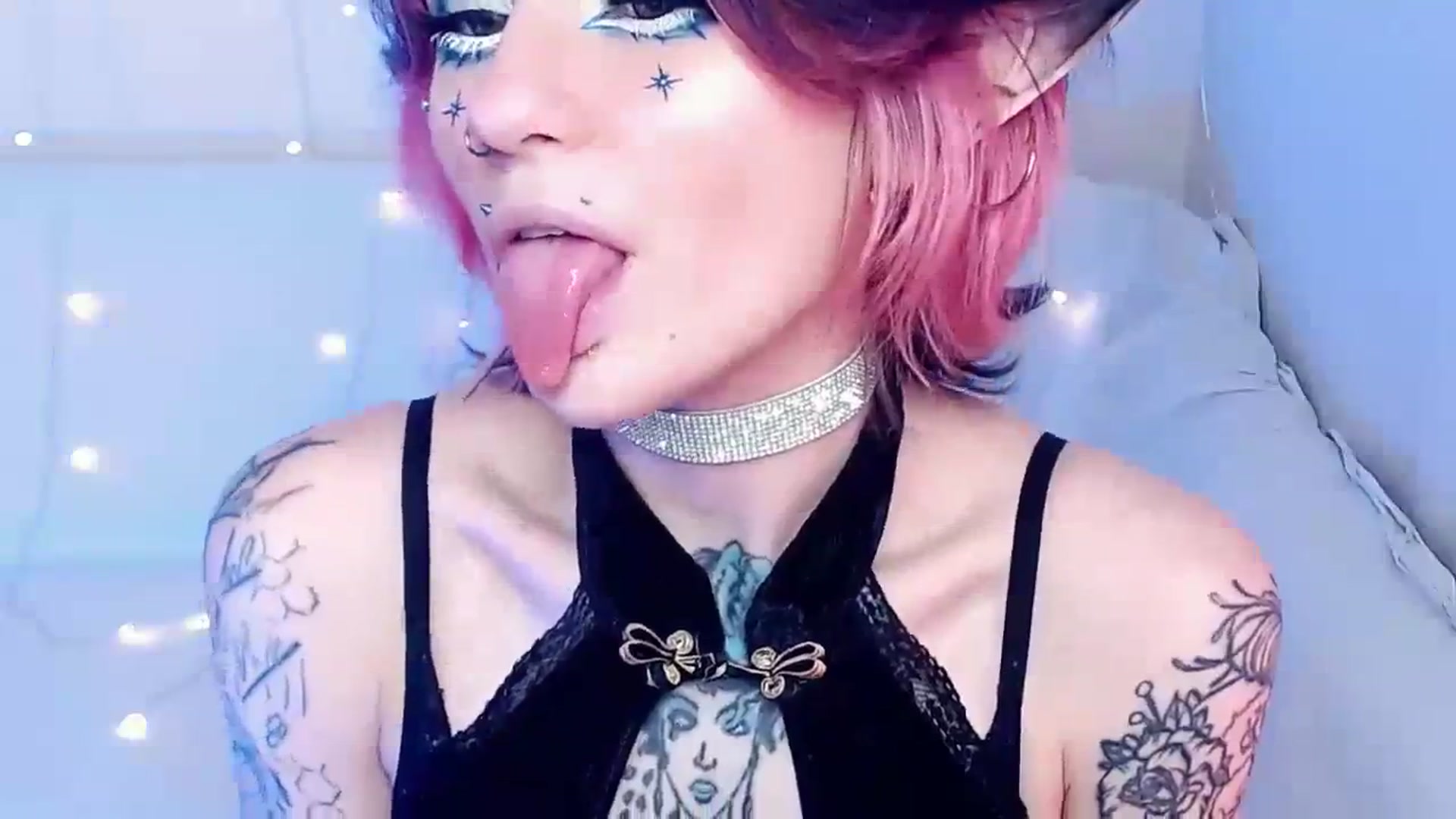 Gallery image thumbnail from Hella_Hell's myfreecams stream on, 08/21/2023, 09:18 image 17 of 20