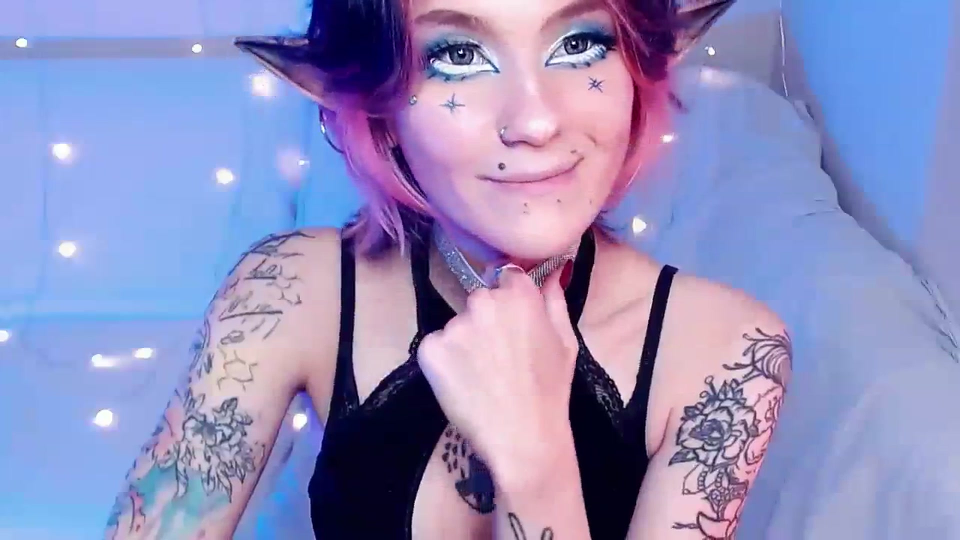 Gallery image thumbnail from Hella_Hell's myfreecams stream on, 08/21/2023, 12:15 image 17 of 20