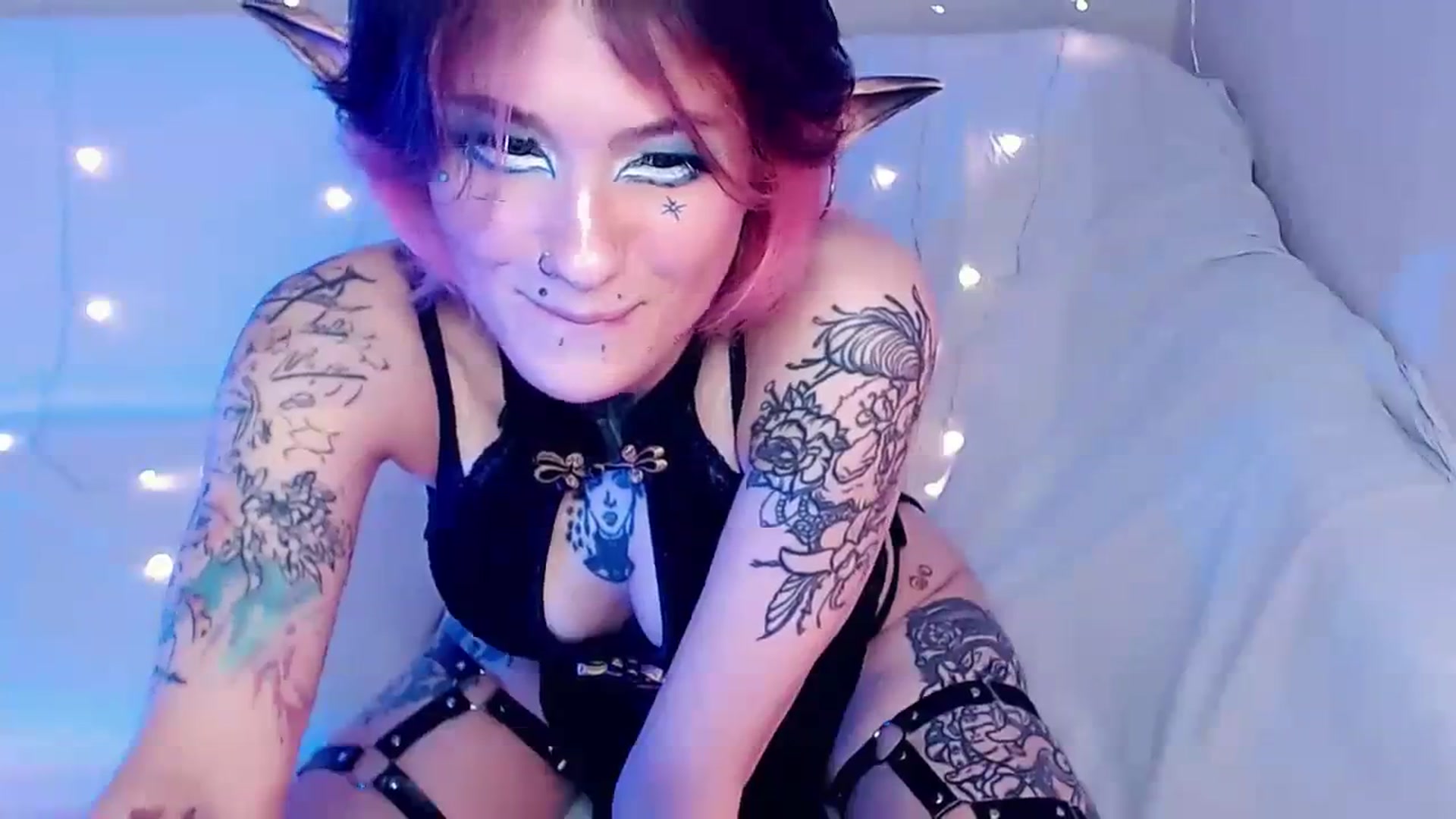Gallery image thumbnail from Hella_Hell's myfreecams stream on, 08/21/2023, 12:15 image 16 of 20
