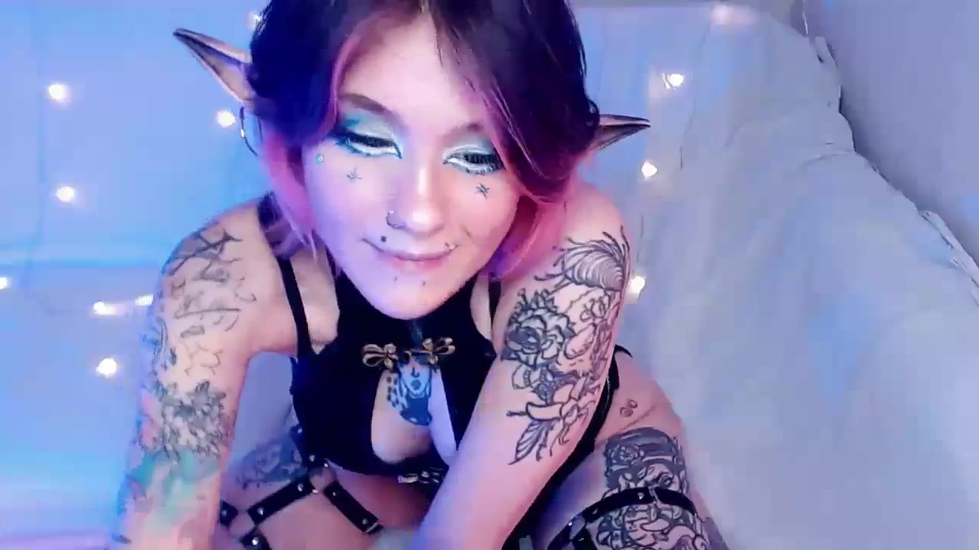 Gallery image thumbnail from Hella_Hell's myfreecams stream on, 08/21/2023, 12:15 image 19 of 20