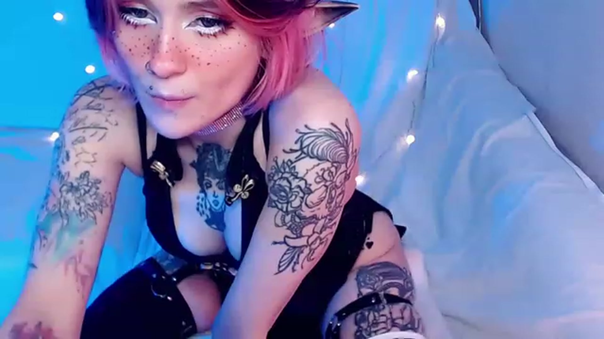 Gallery image thumbnail from Hella_Hell's myfreecams stream on, 08/26/2023, 11:09 image 13 of 20