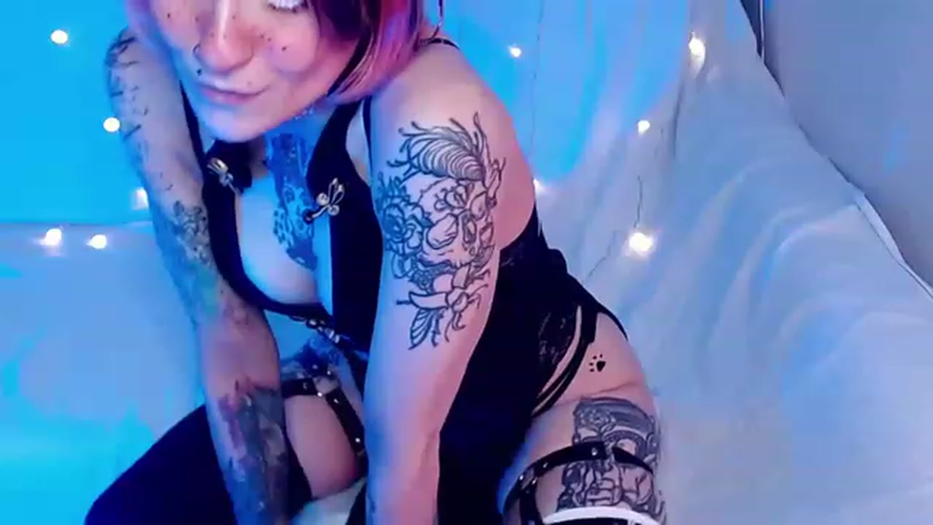 Gallery image thumbnail from Hella_Hell's myfreecams stream on, 08/26/2023, 11:09 image 11 of 20