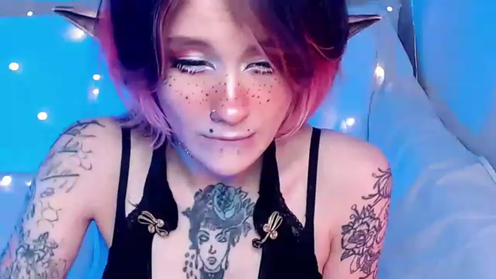 Gallery image thumbnail from Hella_Hell's myfreecams stream on, 08/26/2023, 11:09 image 9 of 20