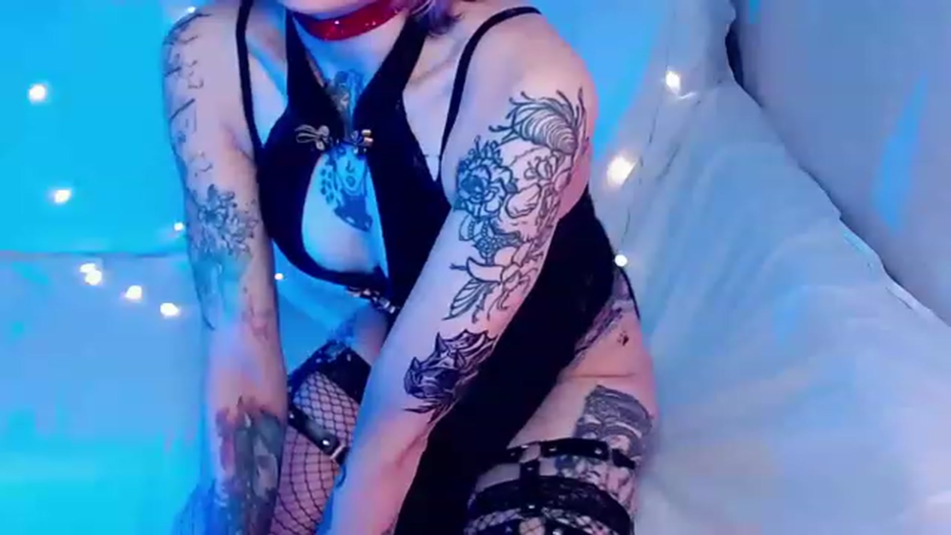 Gallery image thumbnail from Hella_Hell's myfreecams stream on, 08/27/2023, 12:52 image 5 of 20