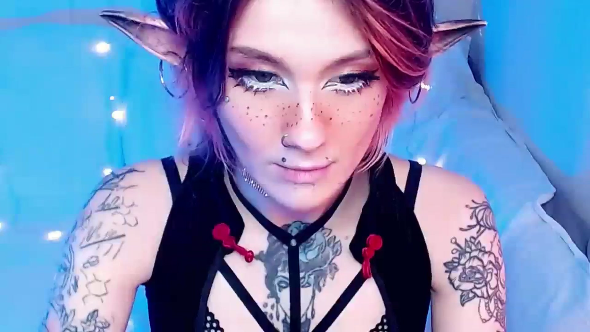 Gallery image thumbnail from Hella_Hell's myfreecams stream on, 08/28/2023, 12:38 image 7 of 20