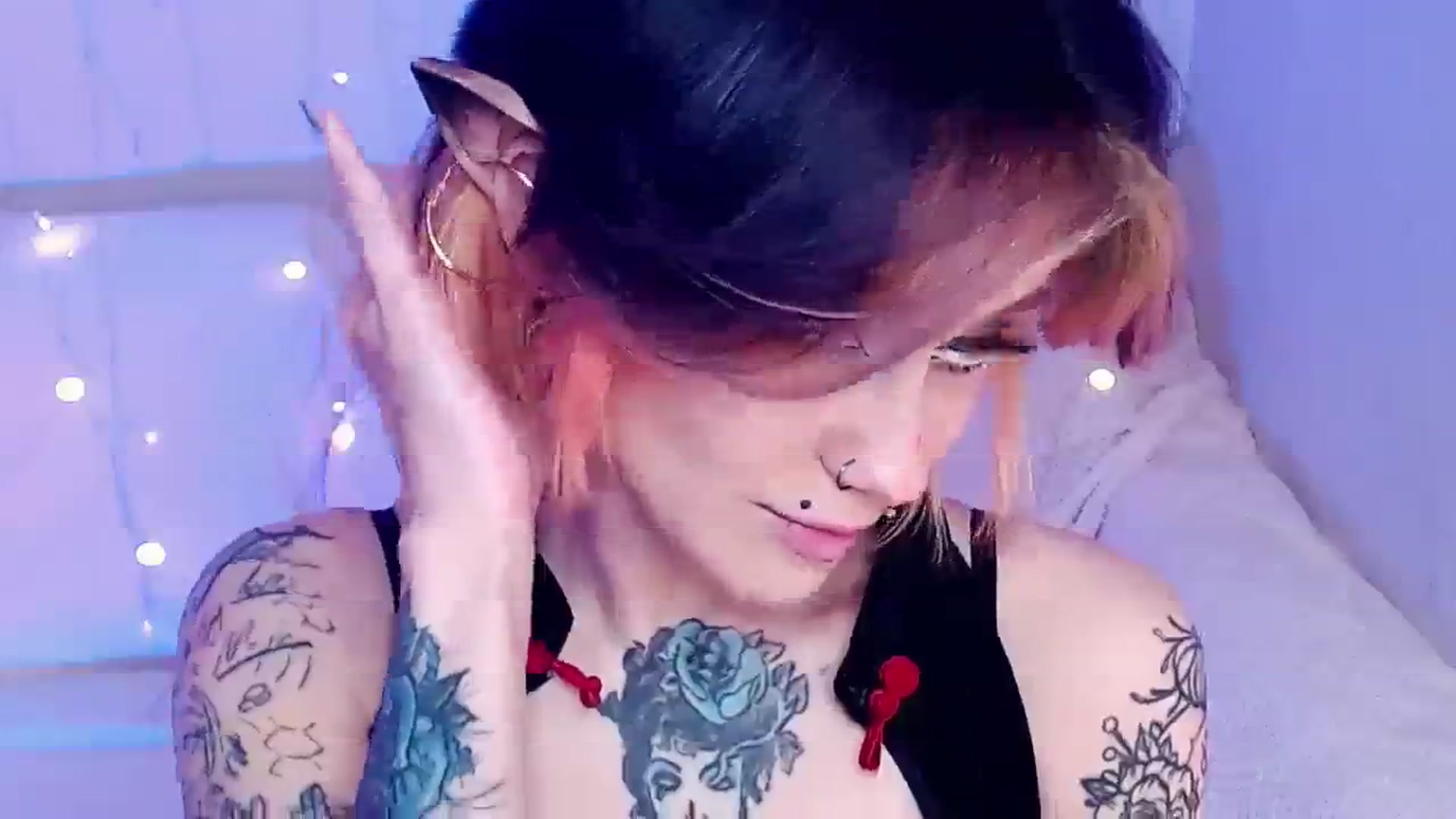 Gallery image thumbnail from Hella_Hell's myfreecams stream on, 09/18/2023, 11:22 image 14 of 20