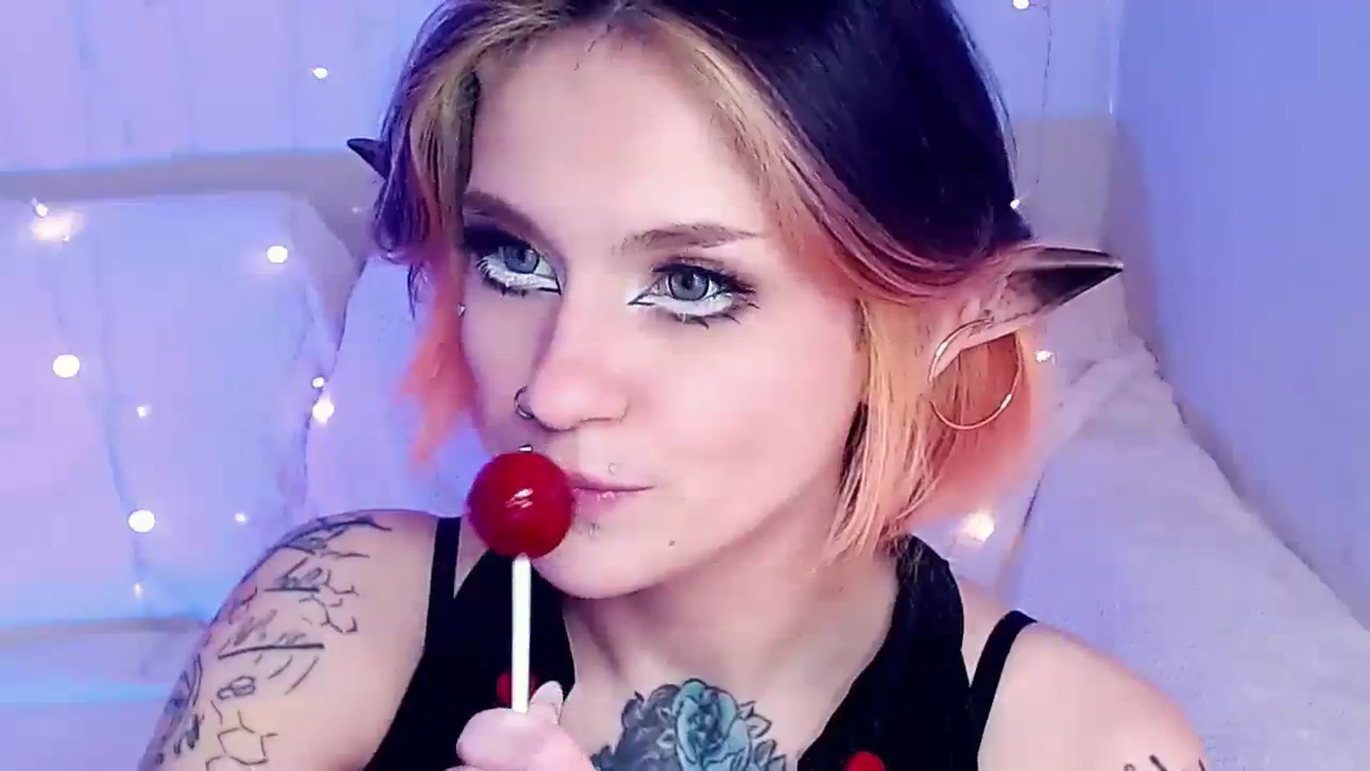 Gallery image thumbnail from Hella_Hell's myfreecams stream on, 09/18/2023, 11:22 image 13 of 20