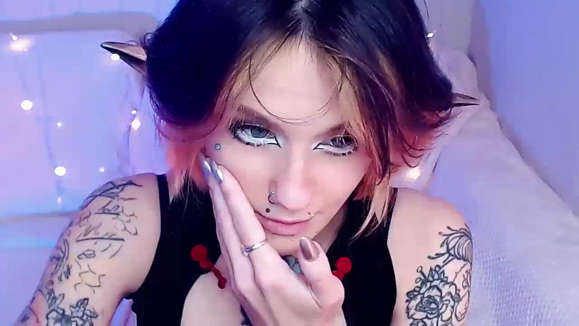 Gallery image thumbnail from Hella_Hell's myfreecams stream on, 09/18/2023, 11:22 image 6 of 20